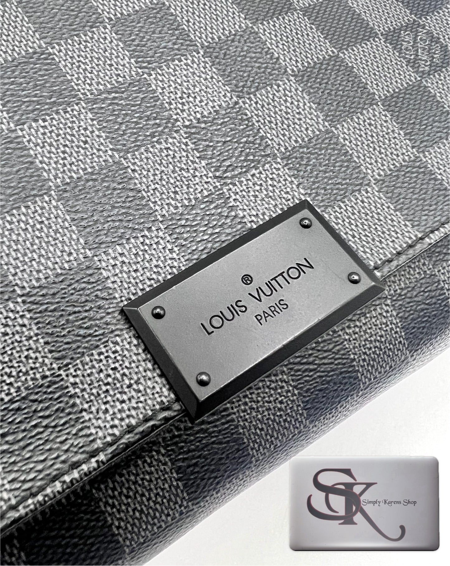 Lv Graphite District Pm size messenger bag (🇵🇭P68,800)