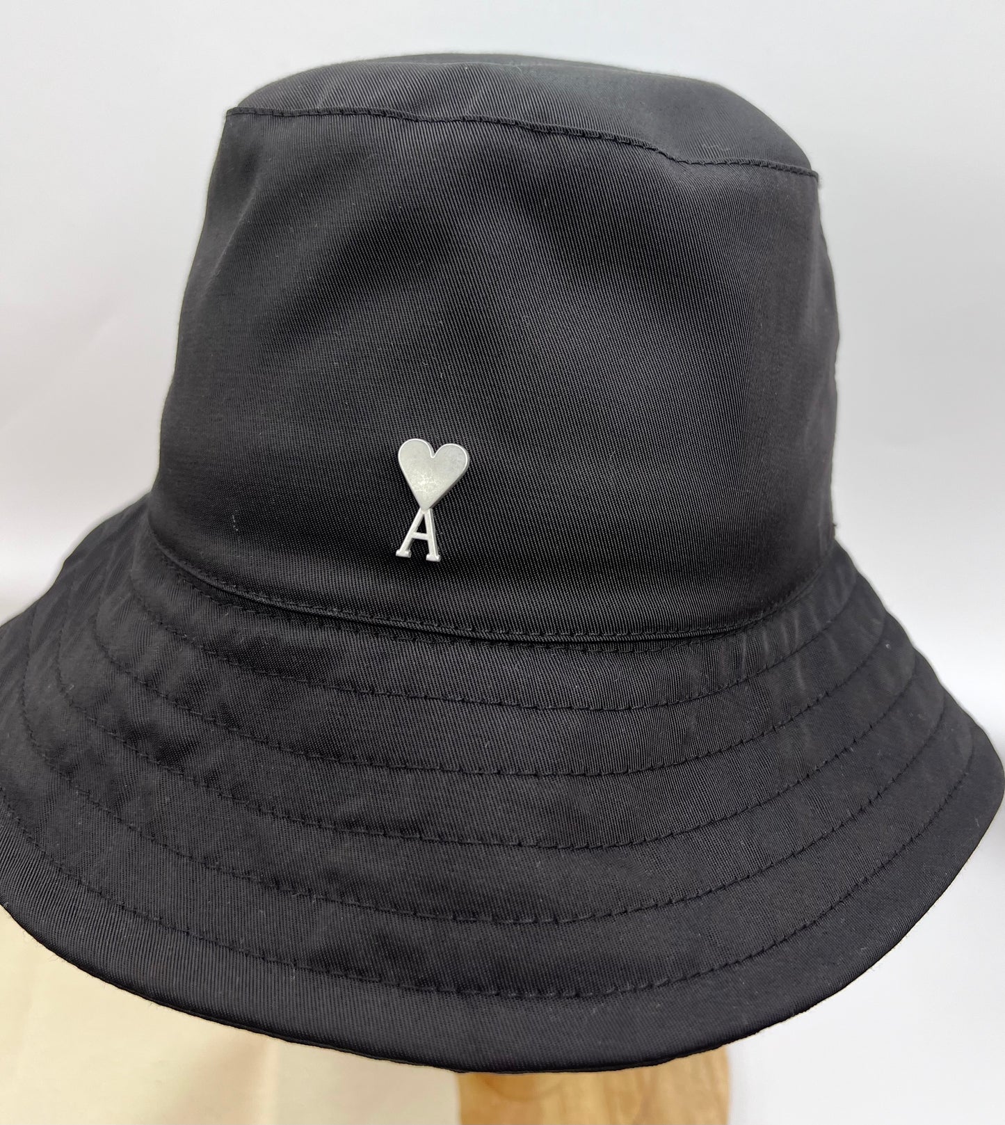 Ami Paris Bucket Hat Size 56 Metal Logo (🇵🇭P16,340)
