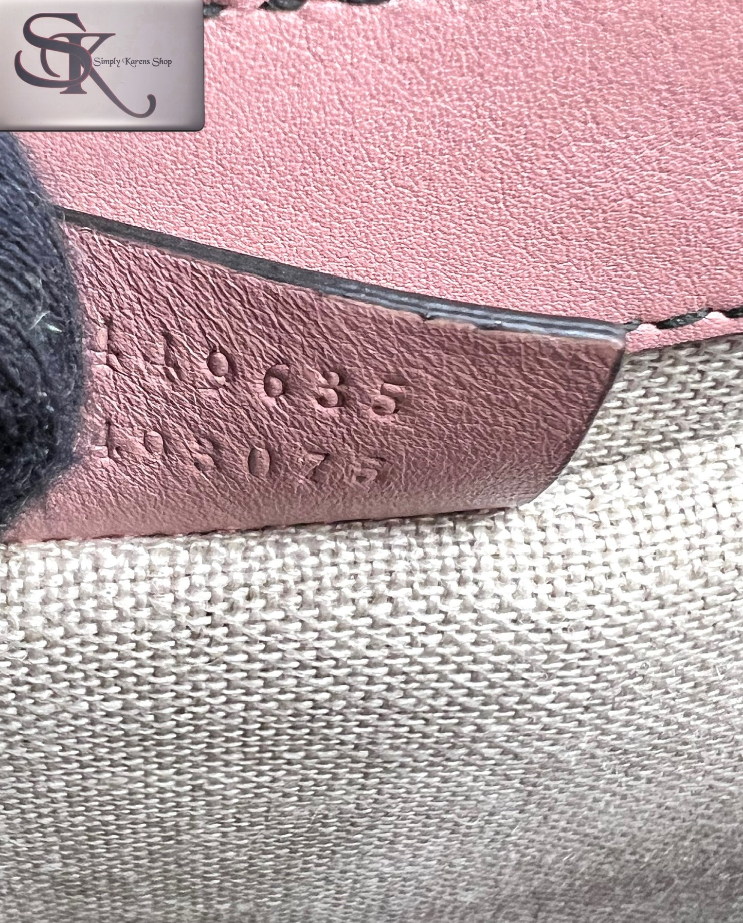 Gucci Guccissima Horsebit Emily Shoulder Bag MM Blush Pink (🇵🇭P42,140)