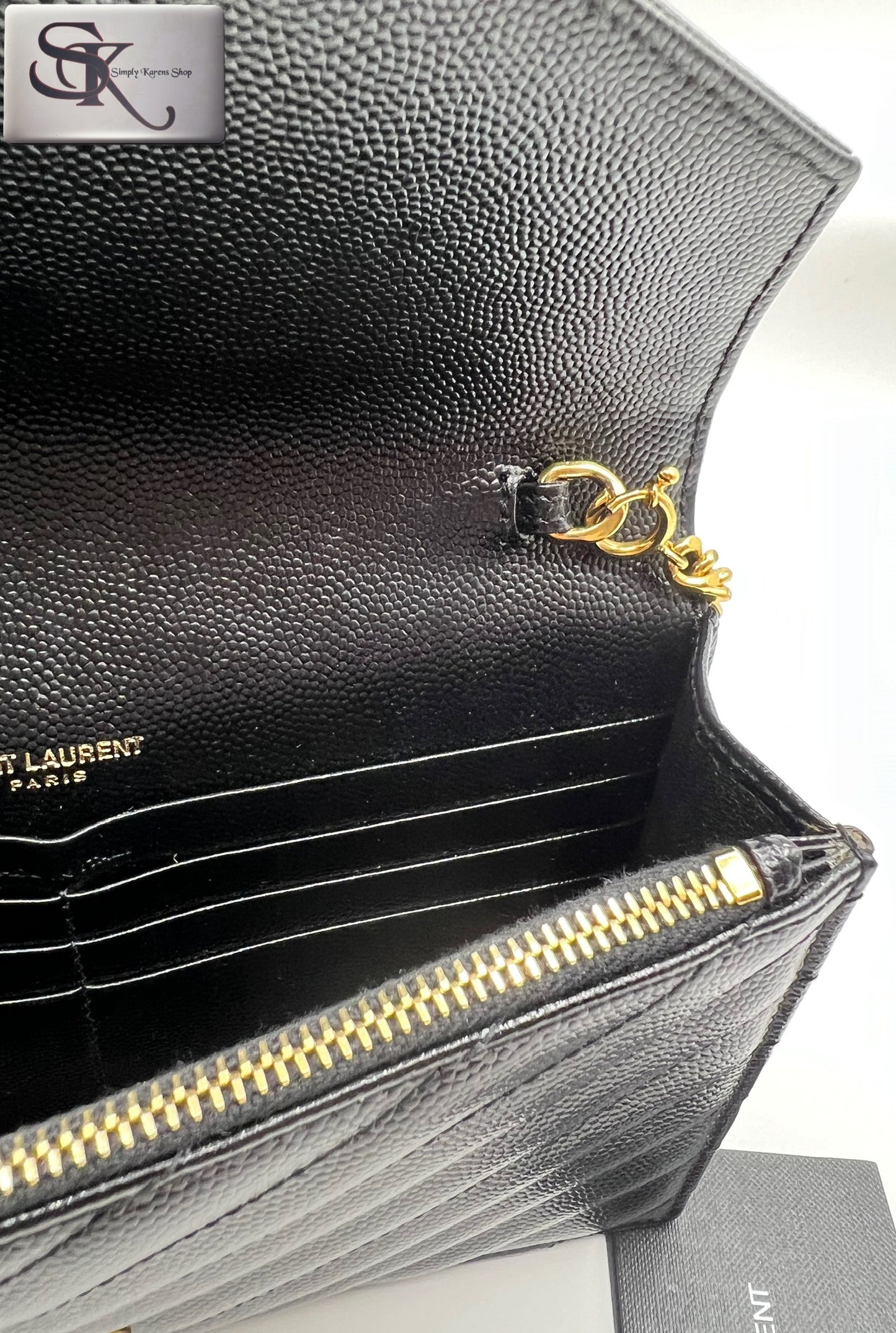 Yves Saint Laurent Cassandre Envelope wallet on chain S19 X13 Cm (🇵🇭P72,240)