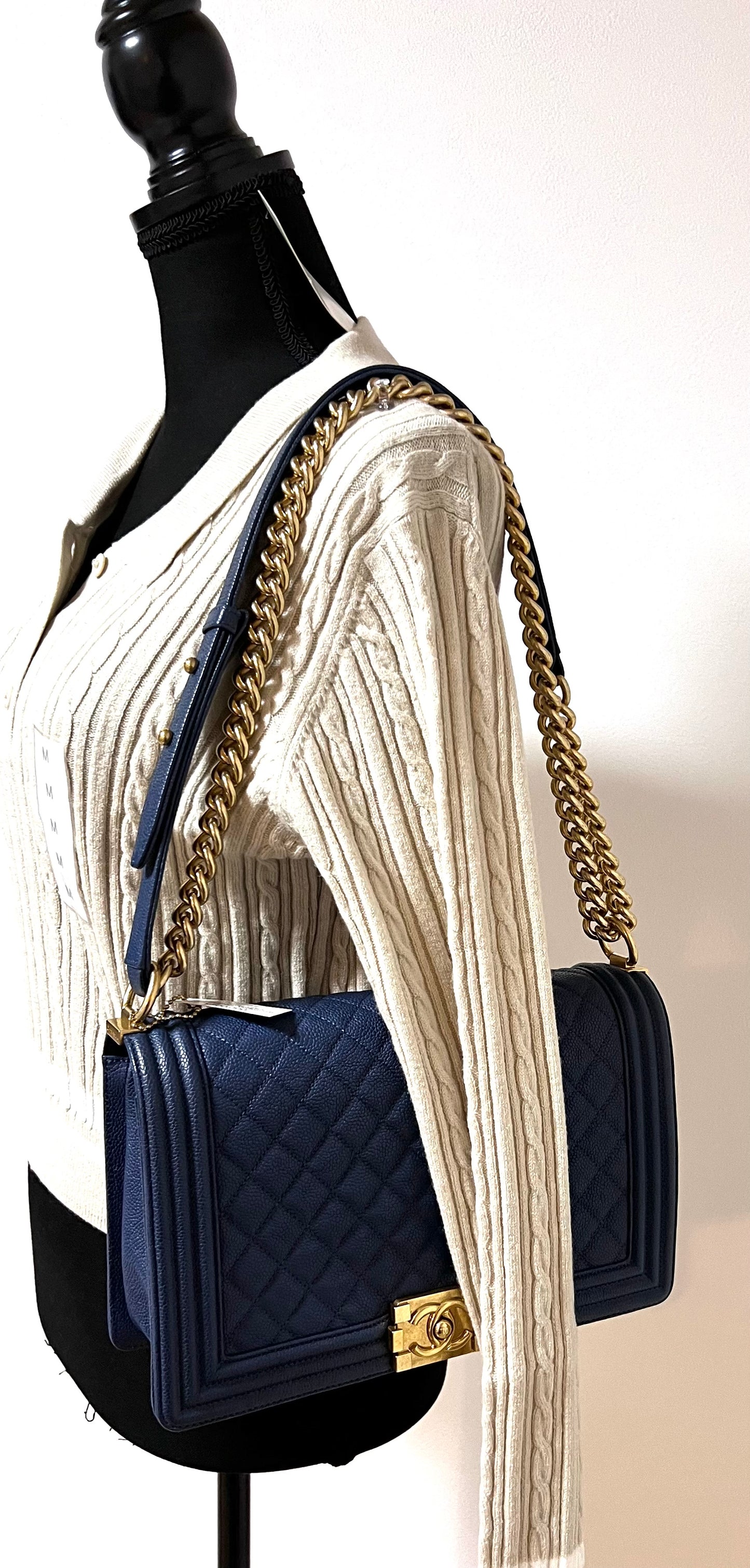 Chanel Caviar Leboy Navy Blue New Medium G.H. (🇵🇭P344,000)