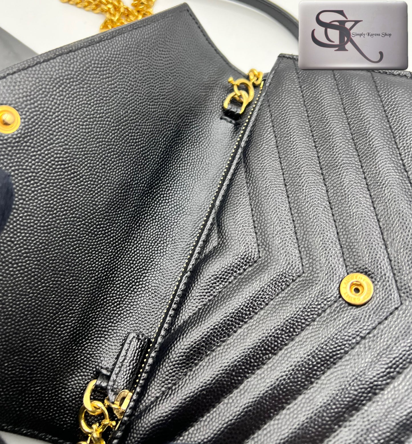 Yves Saint Laurent Cassandre Envelope wallet on chain S19 X13 Cm (🇵🇭P72,240)