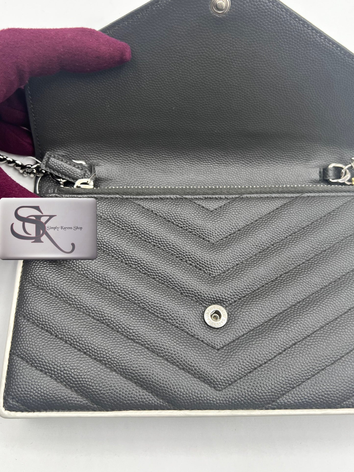 Yves Saint Laurent Grain De poudre Matelasse Chevron Monogram Wallet on chain (🇵🇭P68,800)