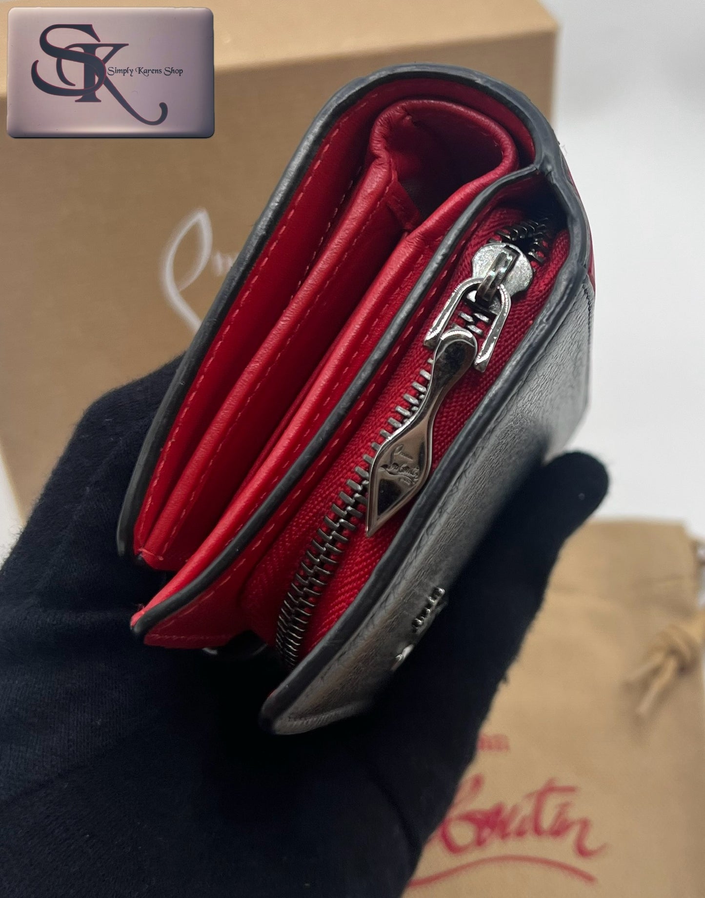 Christian Louboutin Paloma Compact Wallet π΅πP16,340π΅π