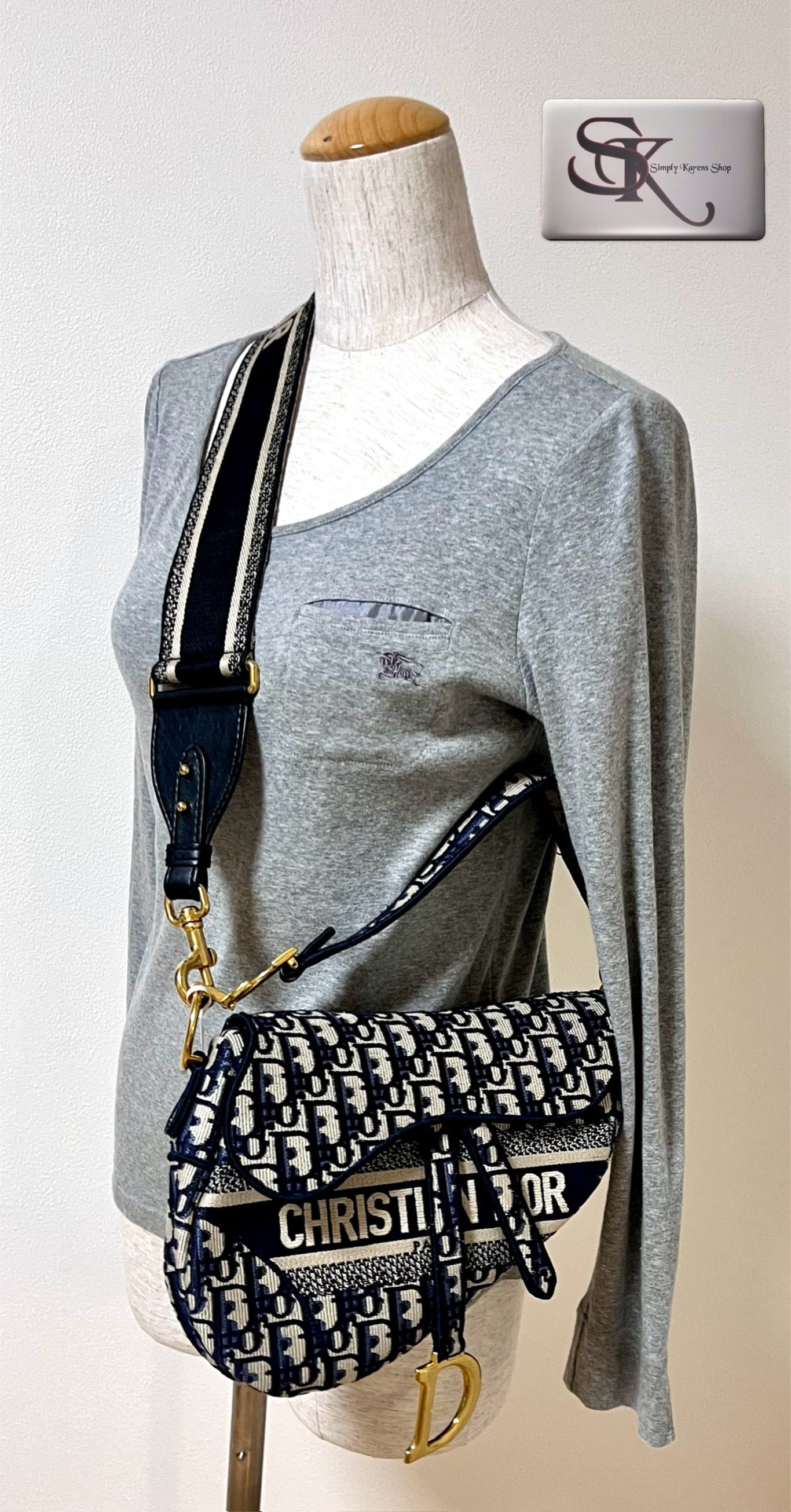 Christian Dior Oblique Saddle Mm size π΅πP196,000π΅π
