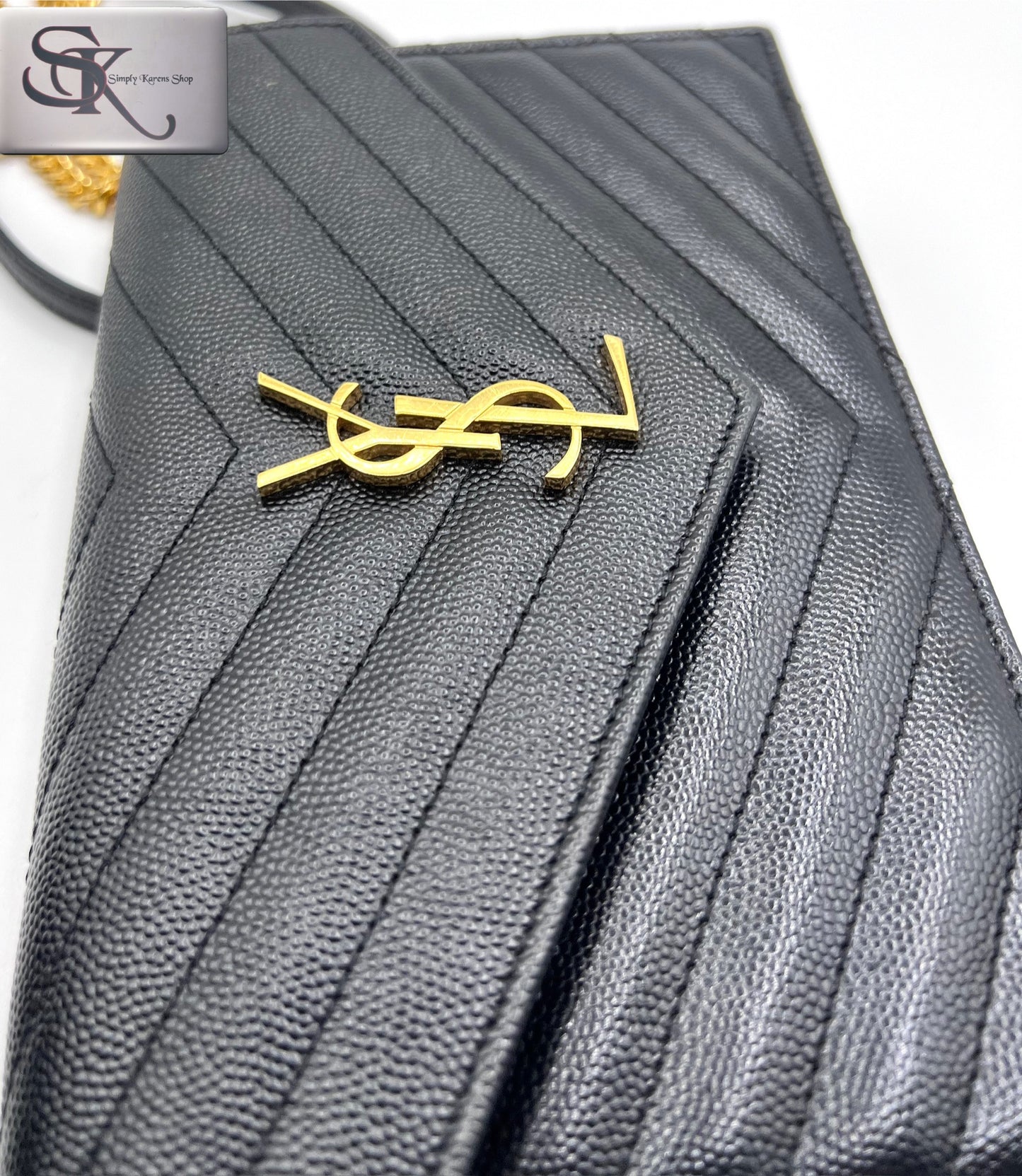 Yves Saint Laurent Cassandre Envelope wallet on chain S19 X13 Cm (🇵🇭P72,240)