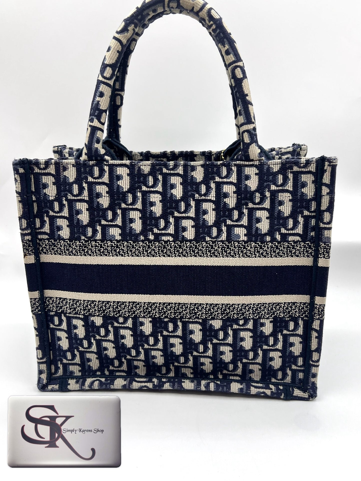 Christian Dior Booktote Pm size π΅πP141,900π΅π