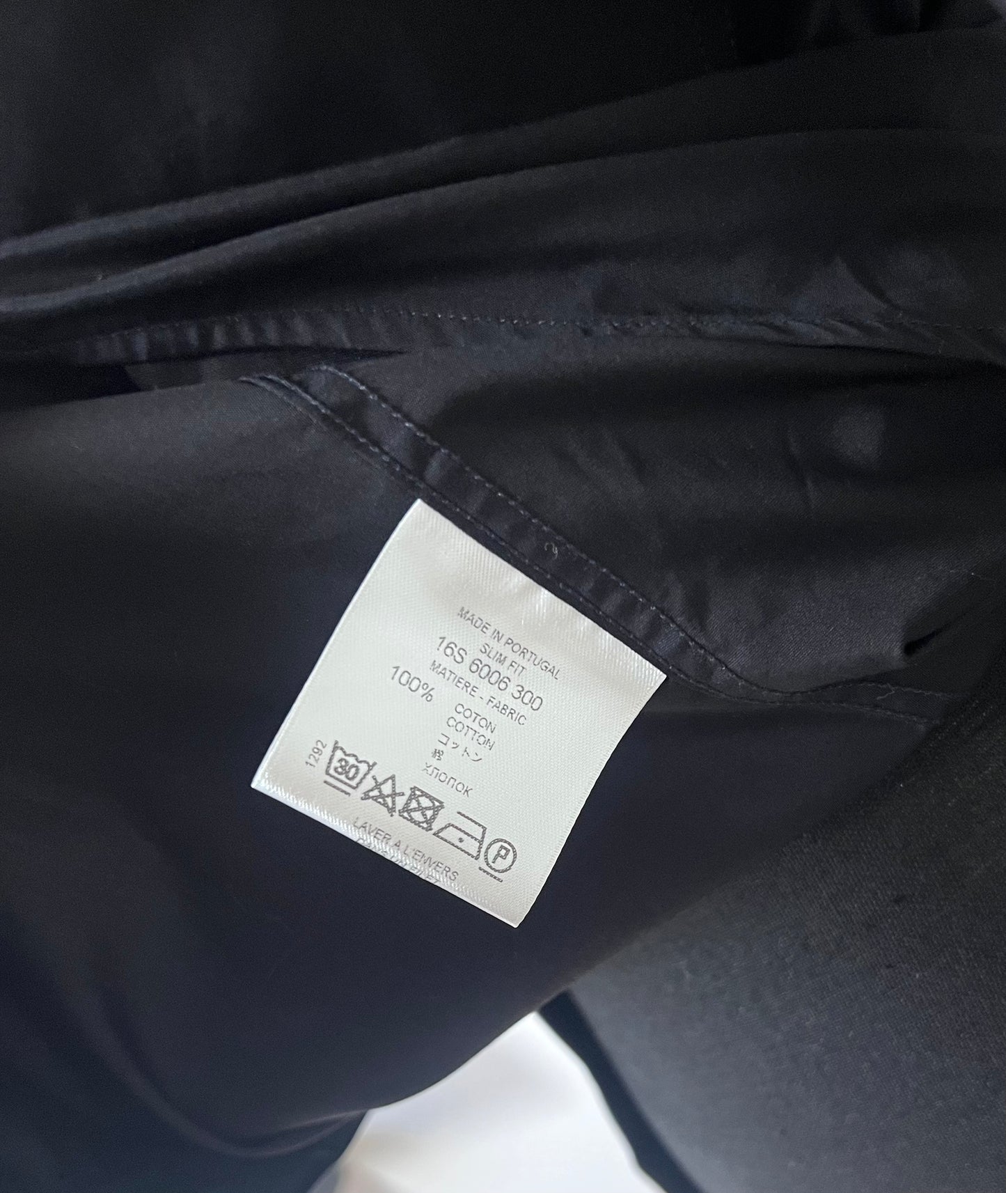 Givenchy Black Button Down Polo M size (🇵🇭P3,440)