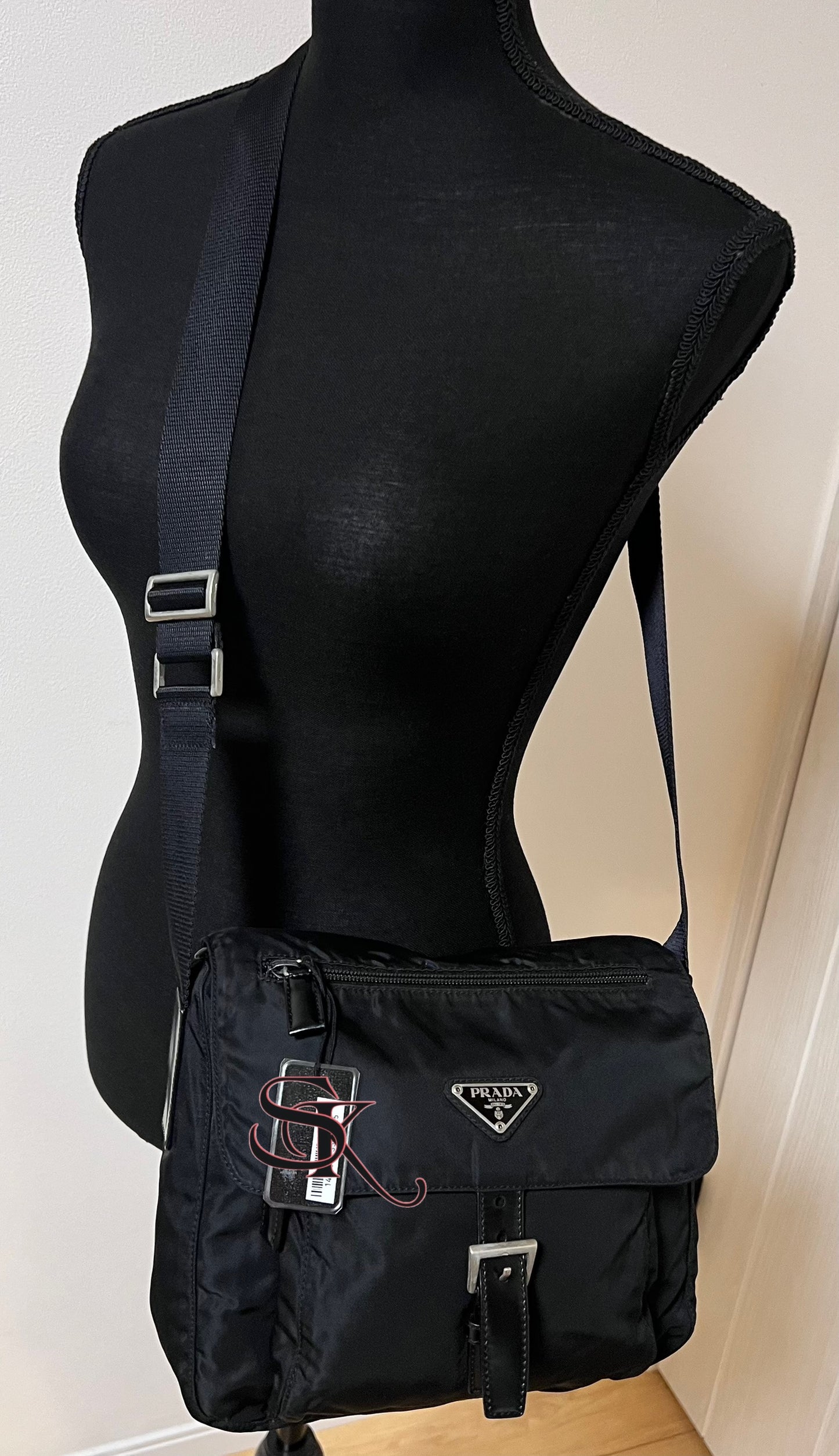 Prada Tessuto Nylon Black Crossbody Bag (🇵🇭P20,640)