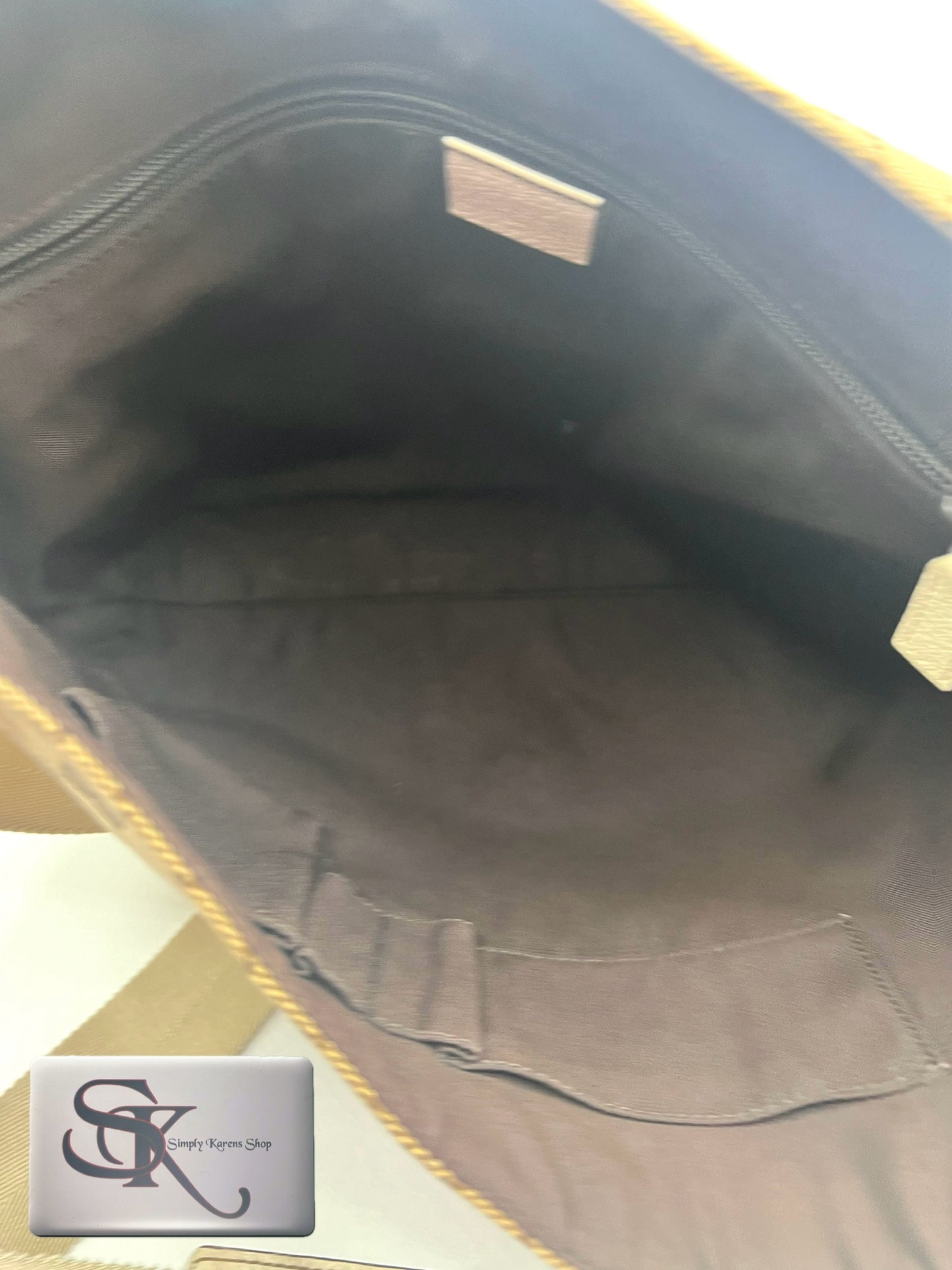Gucci Canvas Messenger Bag π΅πP18,000π΅π