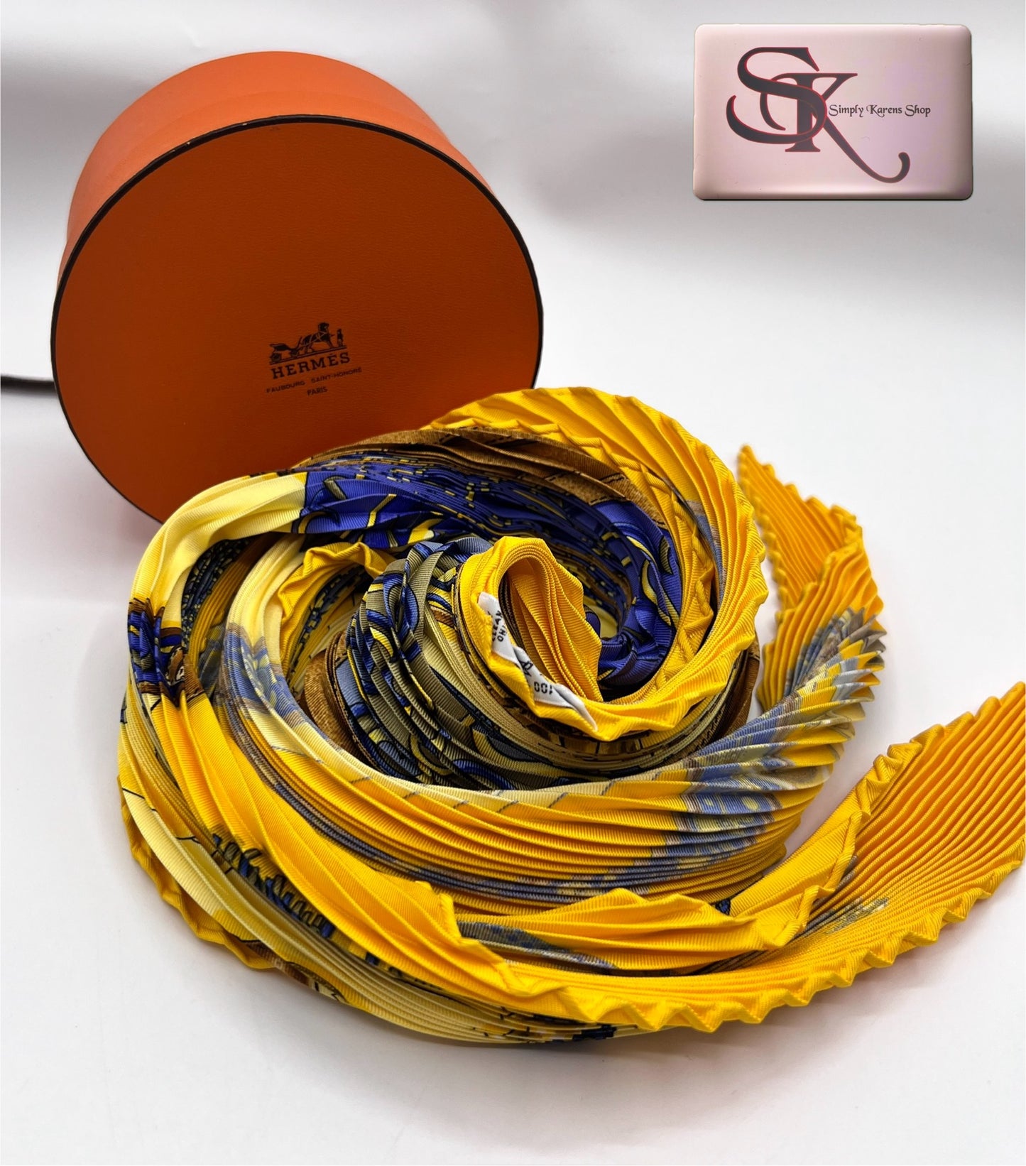 Hermes Pleated Silk Scarf 🇵🇭P9,890🇵🇭