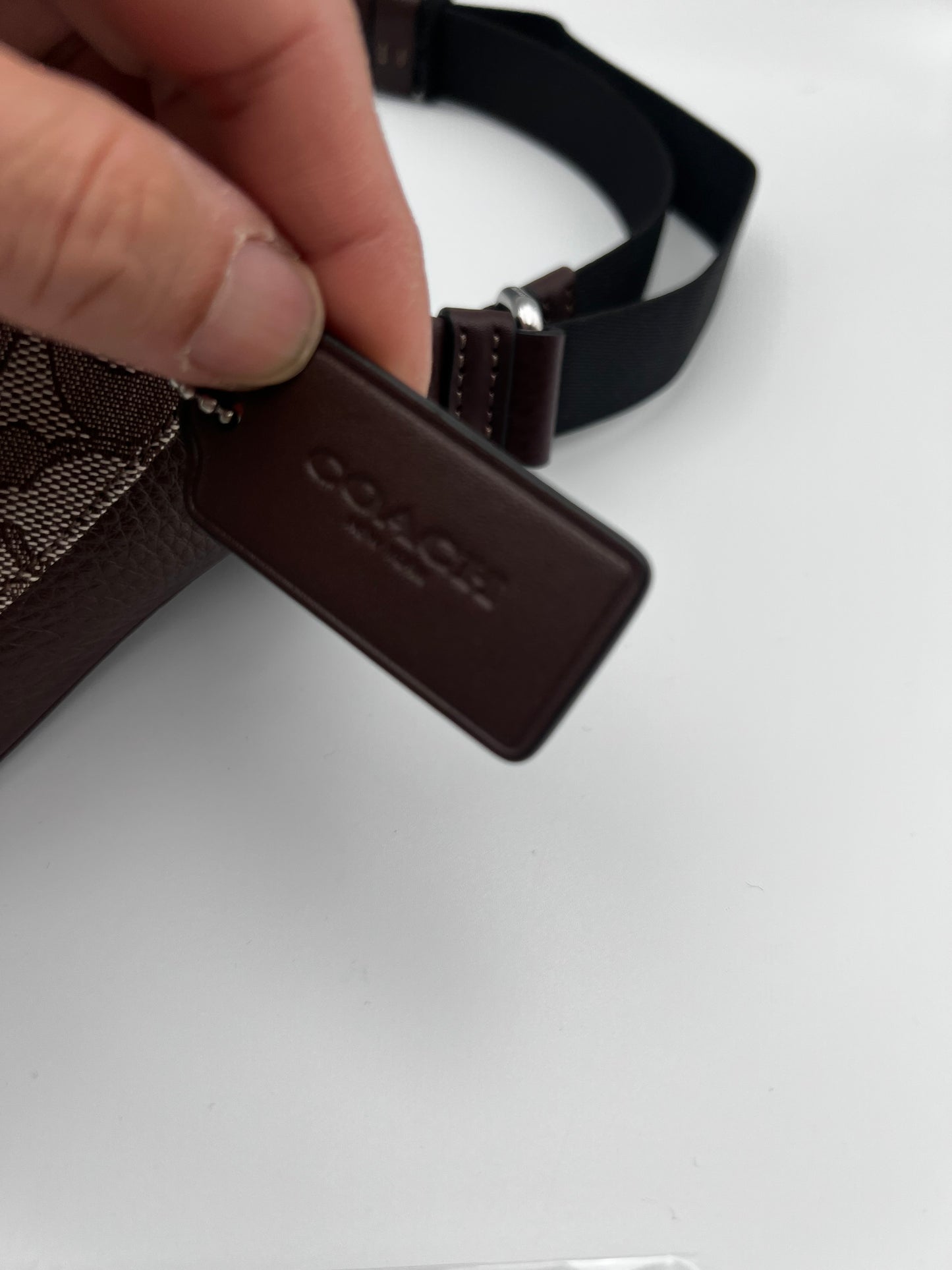 Coach Warren belt bag in Signitur Canvas (🇵🇭P6,880)