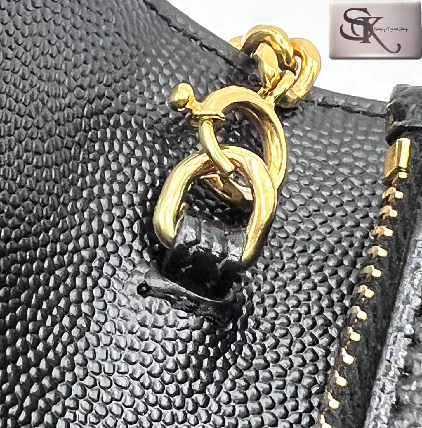 Yves Saint Laurent Cassandre Envelope wallet on chain S19 X13 Cm (🇵🇭P72,240)