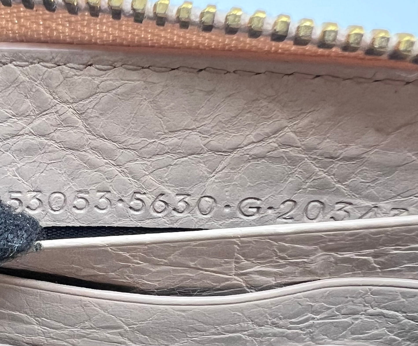 Balenciaga Giant Long Zip Around Wallet (🇵🇭P13,760)