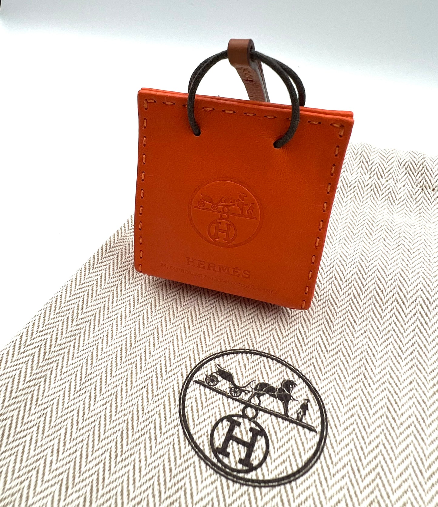 Hermes Sac Orange Soft Lambskin Bag Charm (🇵🇭22,360)