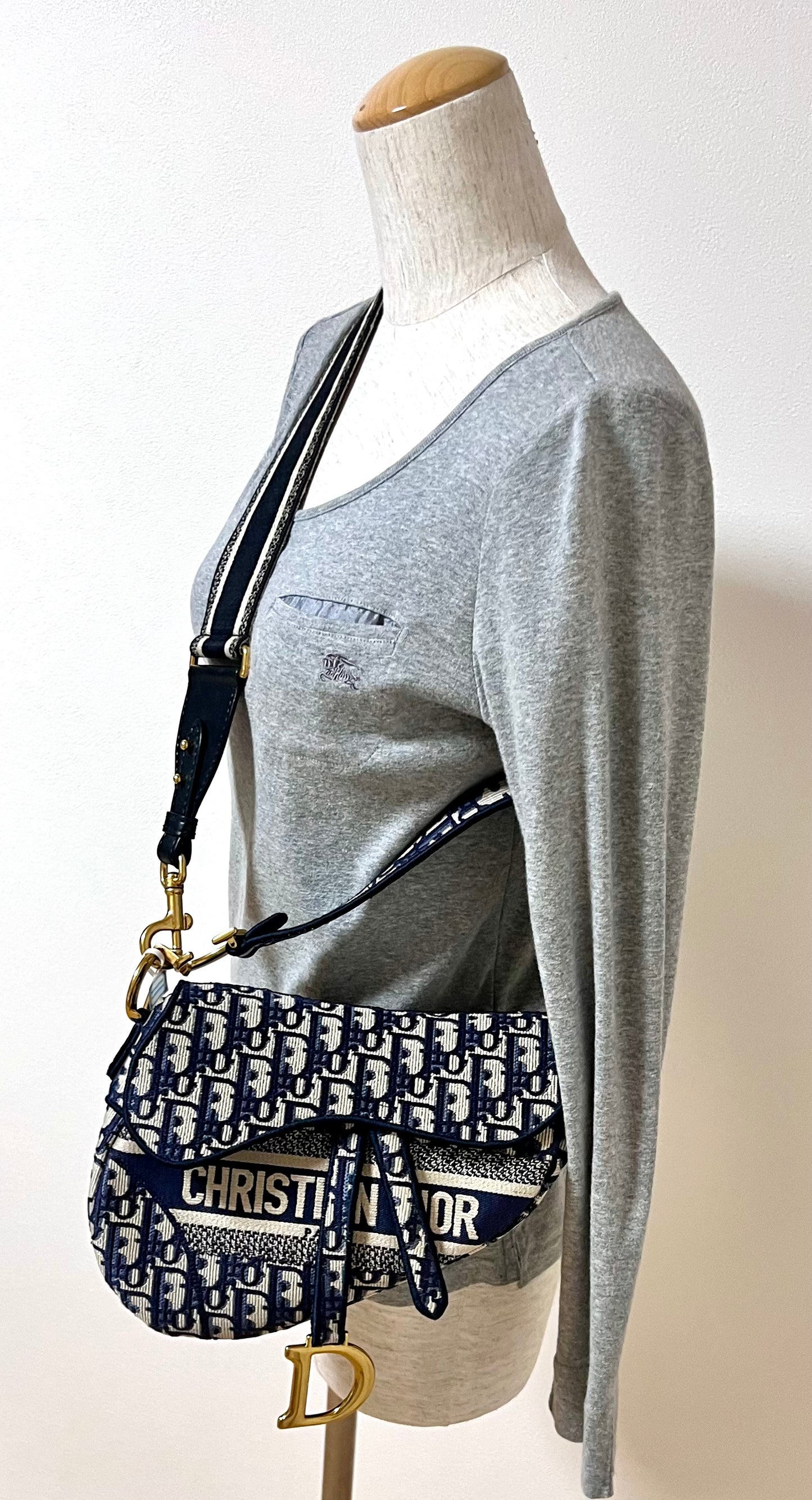 Christian Dior Oblique Saddle Mm size π΅πP196,000π΅π