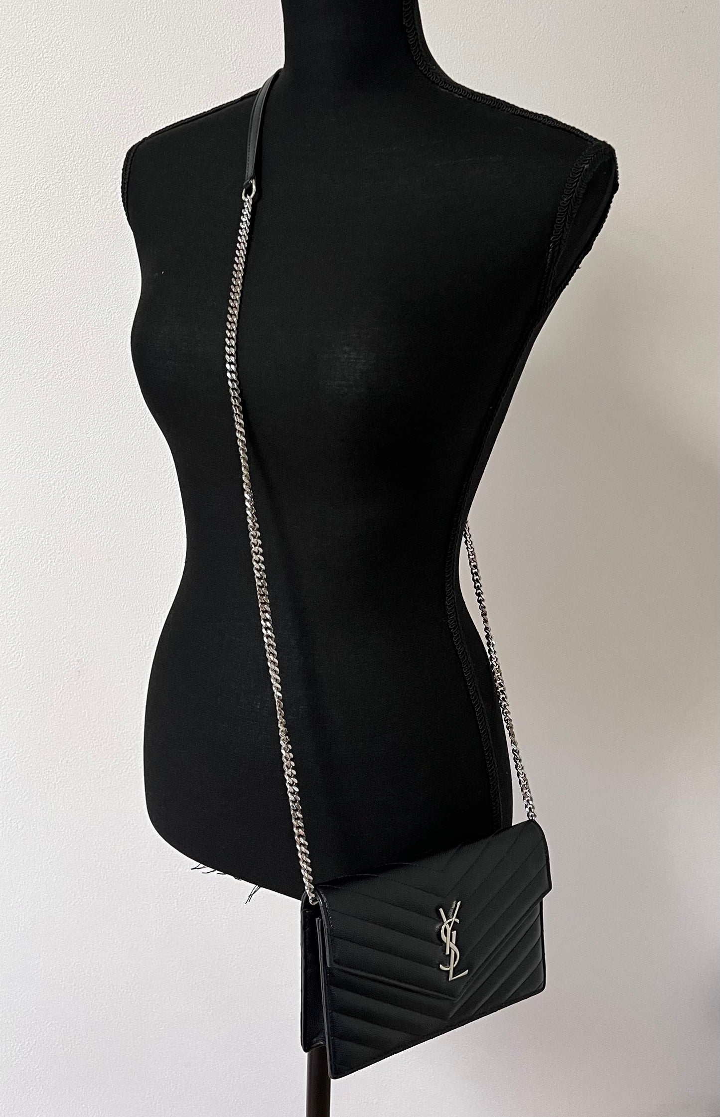Yves Saint Laurent Cassandre Black Crossbody Bag (🇵🇭P59,340)