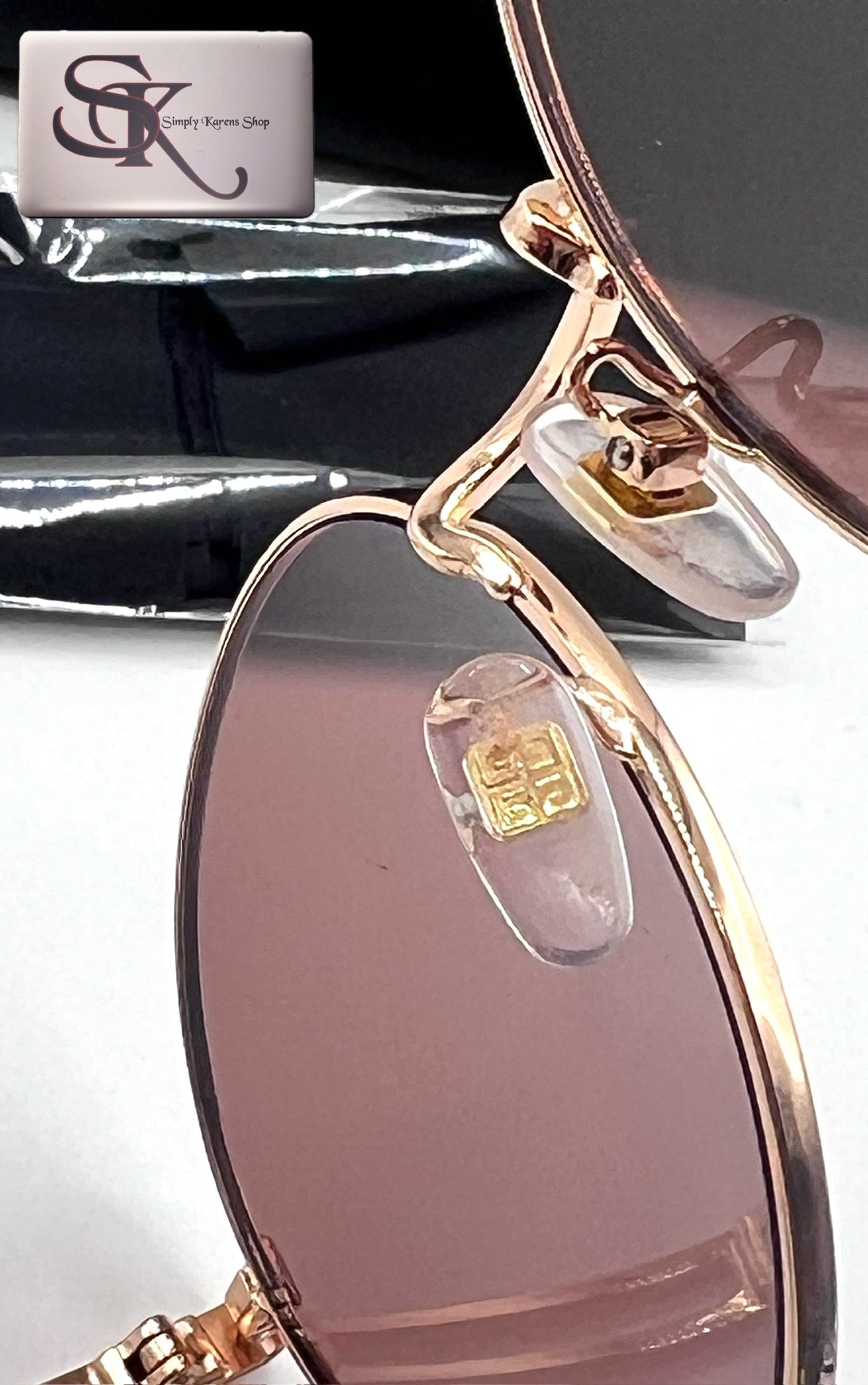 Givenchy Oversize Sunglass π΅πP8,000π΅π