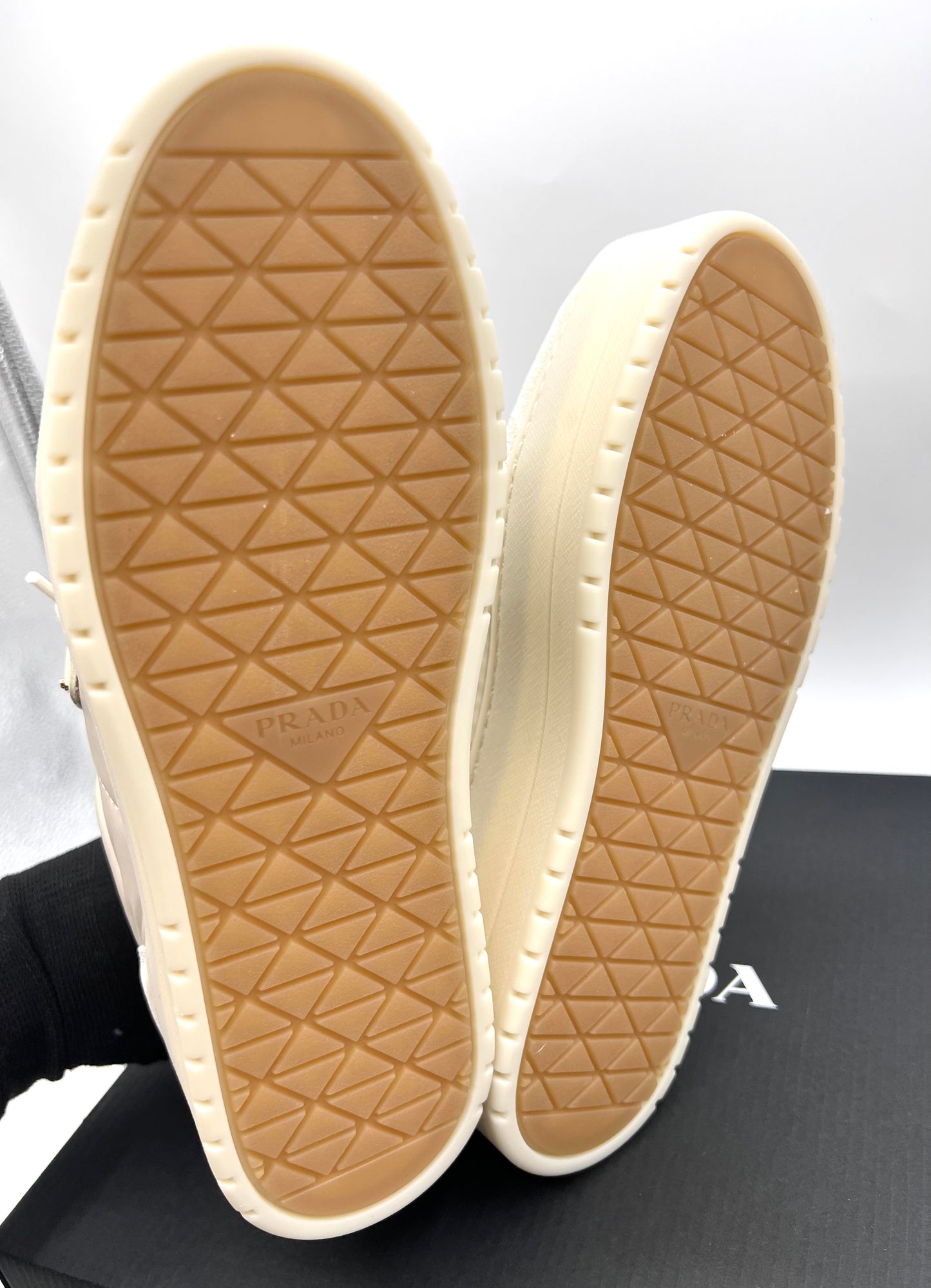 Prada Re Nylon Pocono Plate Sneakers Size 35.5 (22.5) (🇵🇭P42,140)