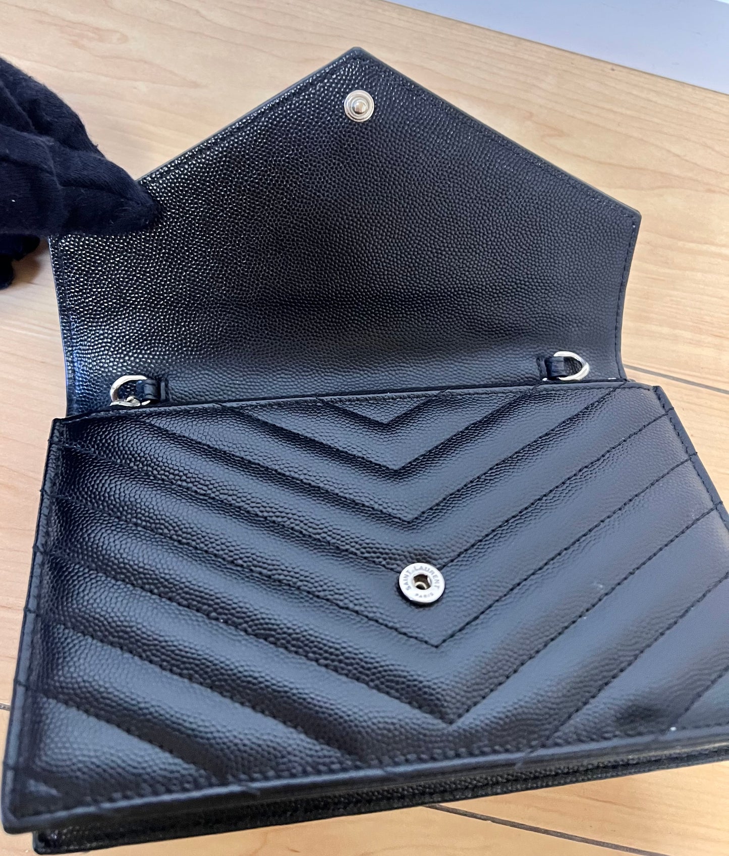Yves Saint Laurent Cassandre Black Crossbody Bag (🇵🇭P59,340)