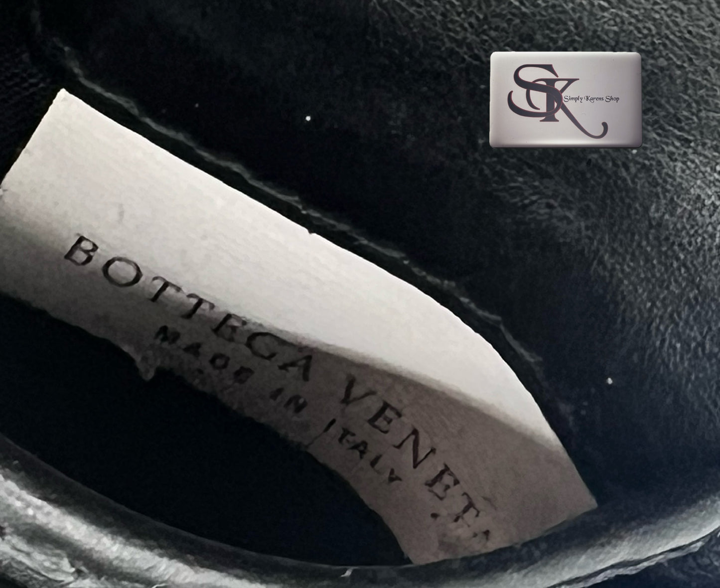 Bottega Venetta Black Bifold Mens Short wallet