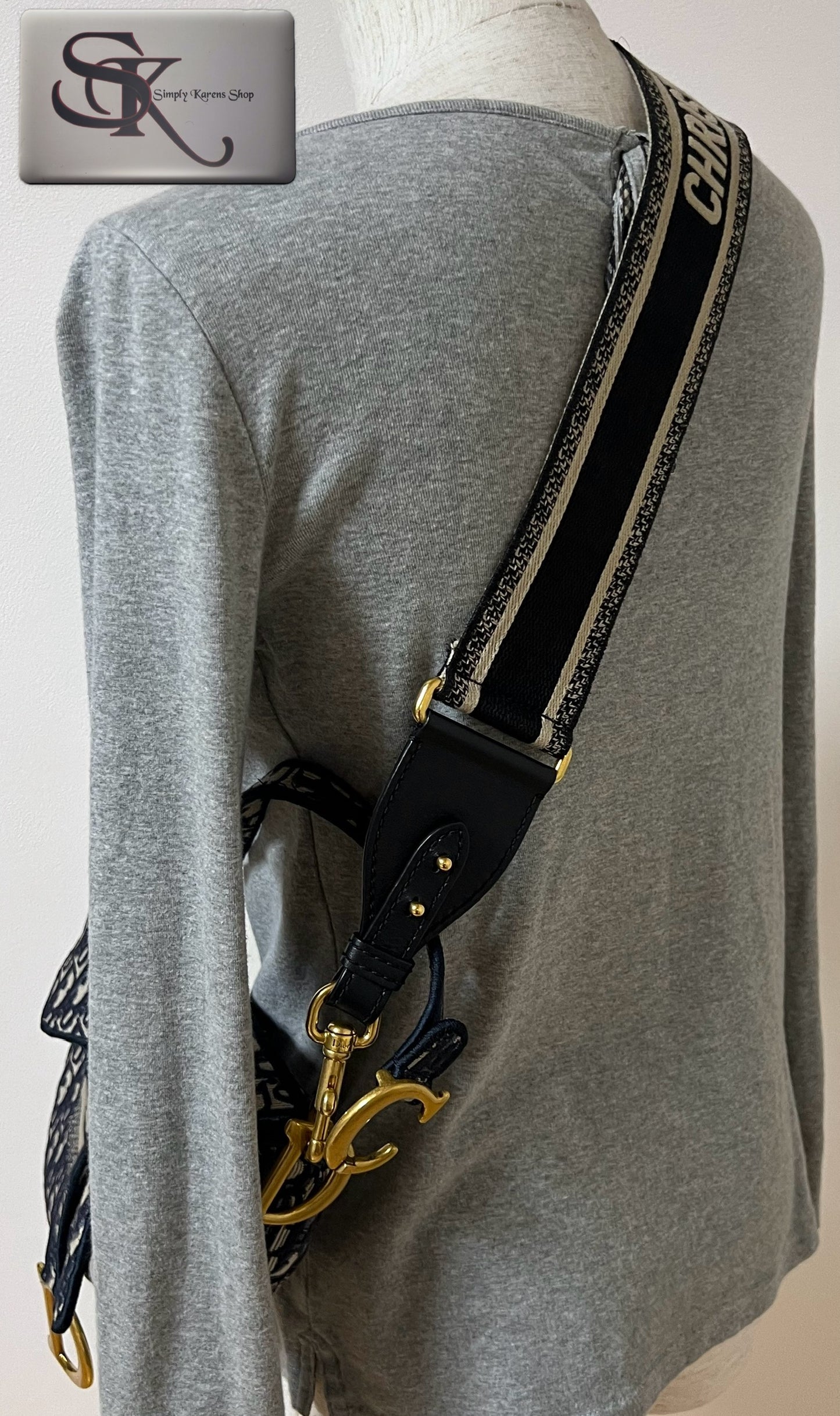 Christian Dior Oblique Saddle Mm size π΅πP196,000π΅π