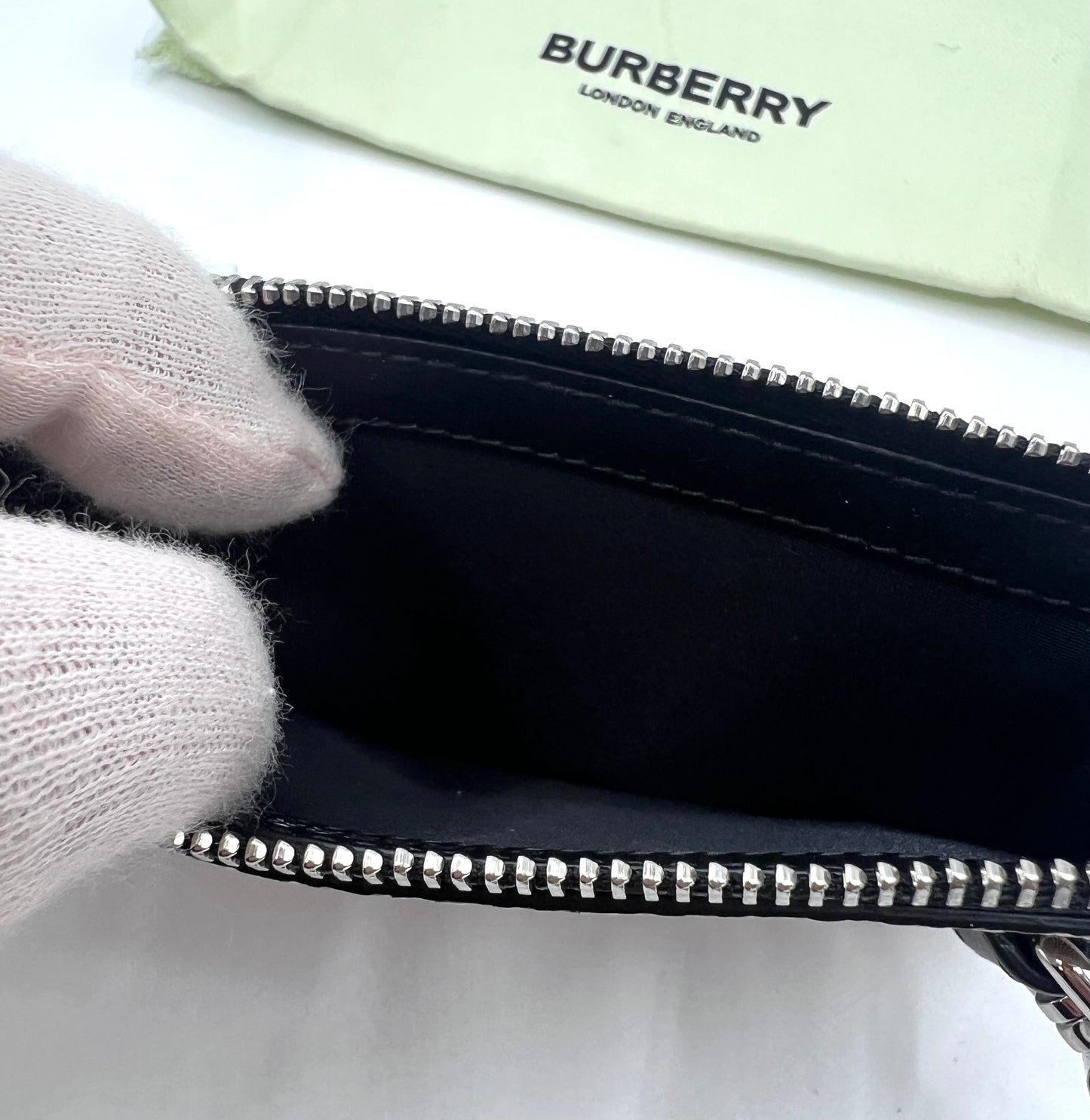Burberry Card/ Coin Case (🇵🇭P11,180)