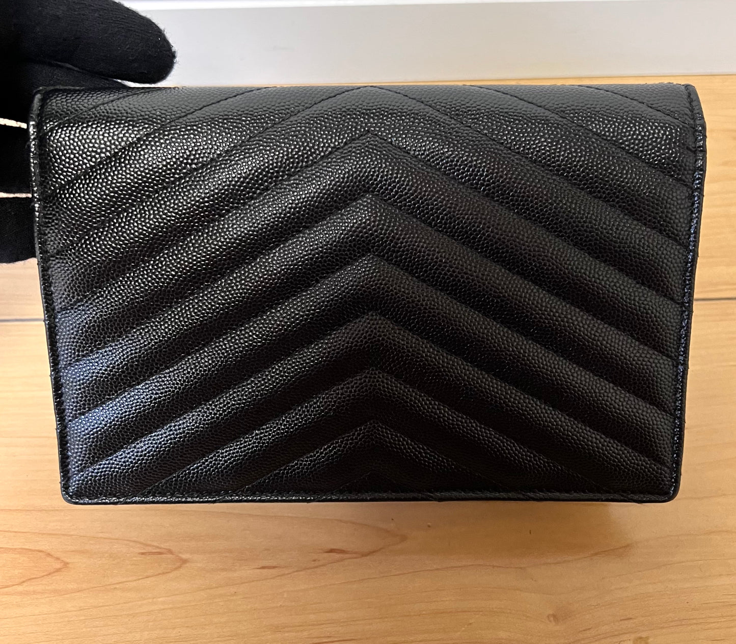 Yves Saint Laurent Cassandre Black Crossbody Bag (🇵🇭P59,340)