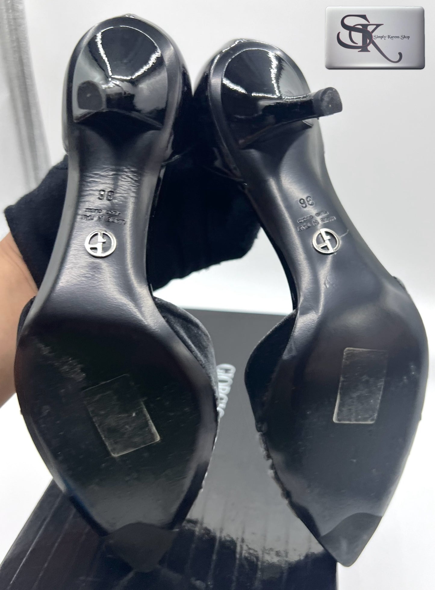 Gorgio Armani Suede/enamel Pumps S38 π΅πP4,800π΅π