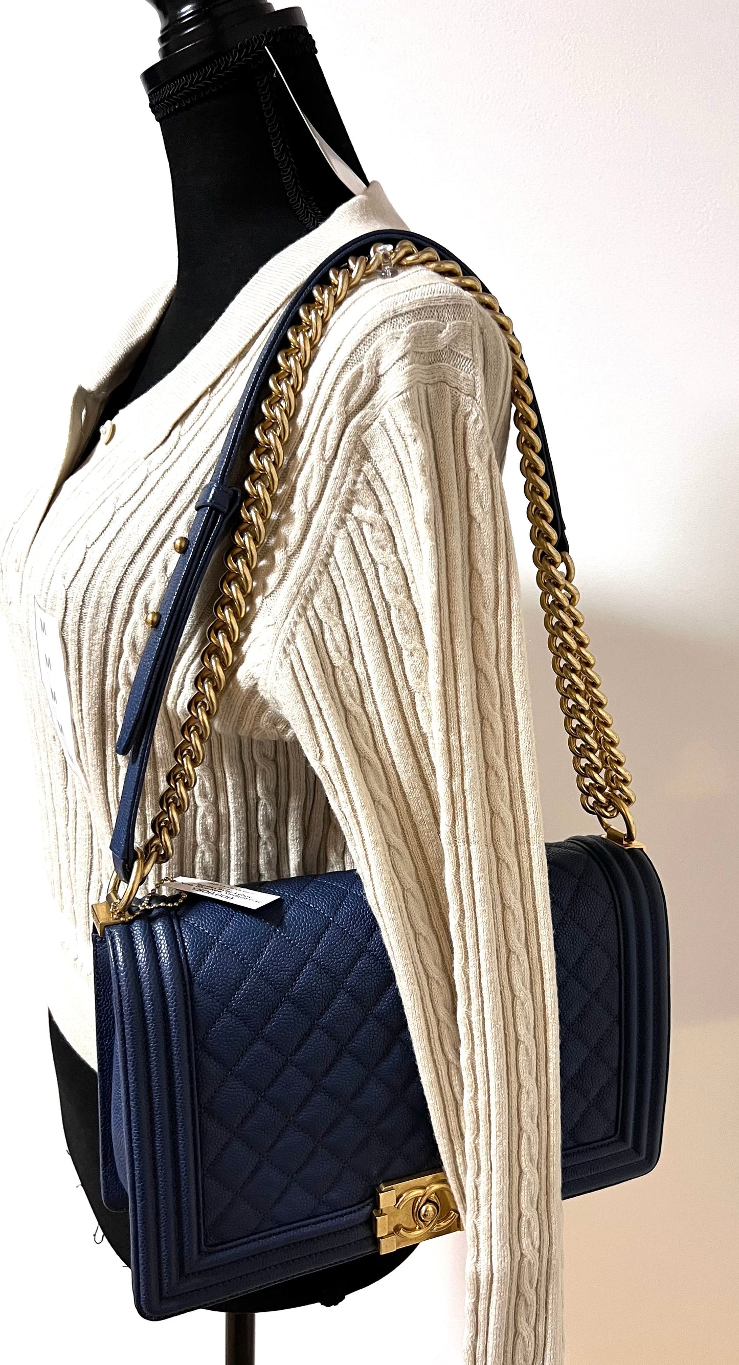 Chanel Caviar Leboy Navy Blue New Medium G.H. (🇵🇭P344,000)