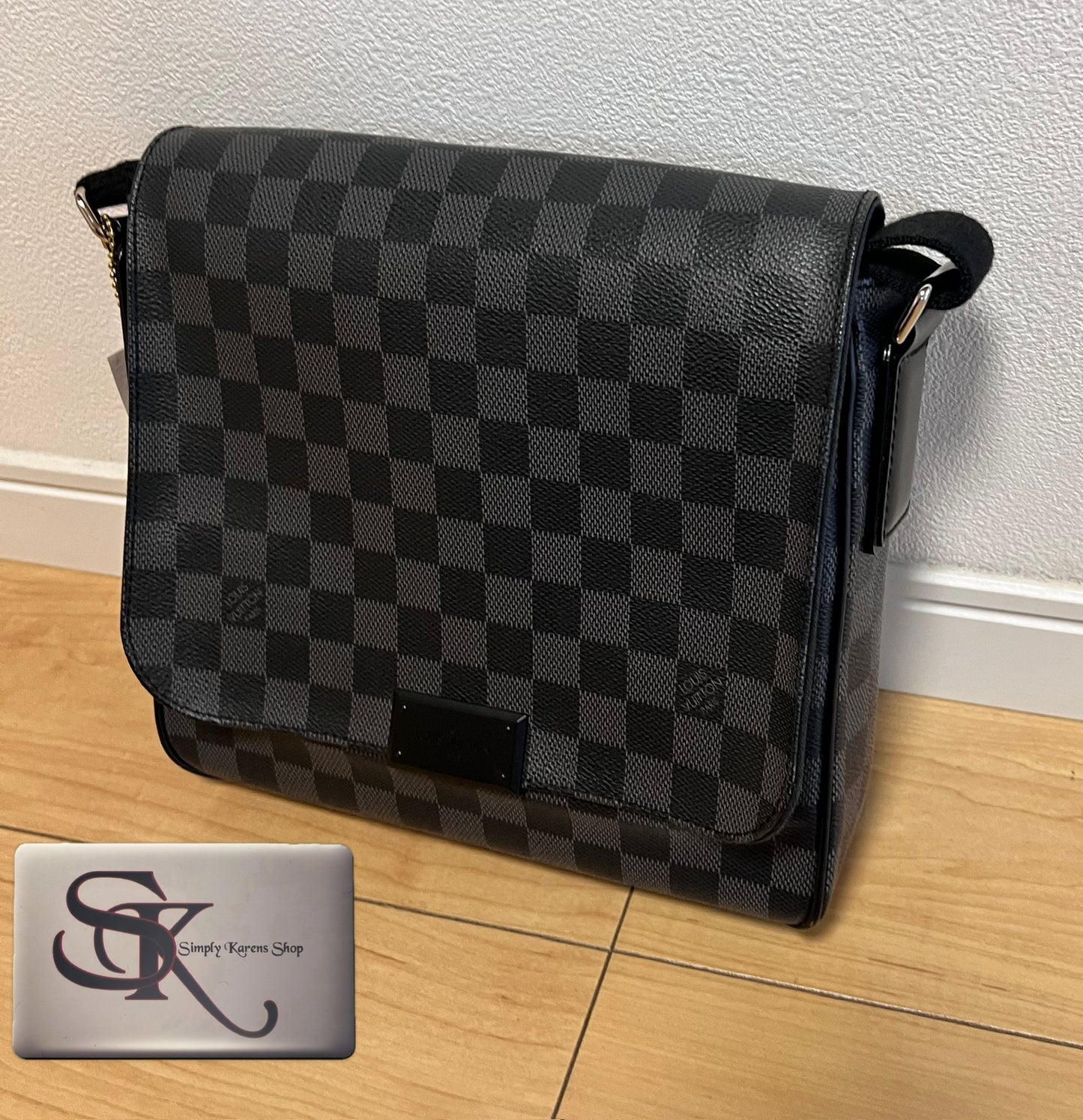 Lv Graphite District Pm size messenger bag (🇵🇭P68,800)