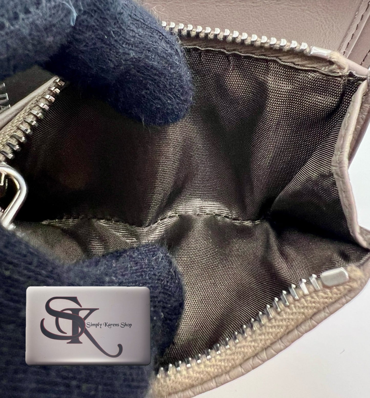 PRADA VITELLO DAINO BIFOLD COMPACT WALLET π΅πP12,800π΅π