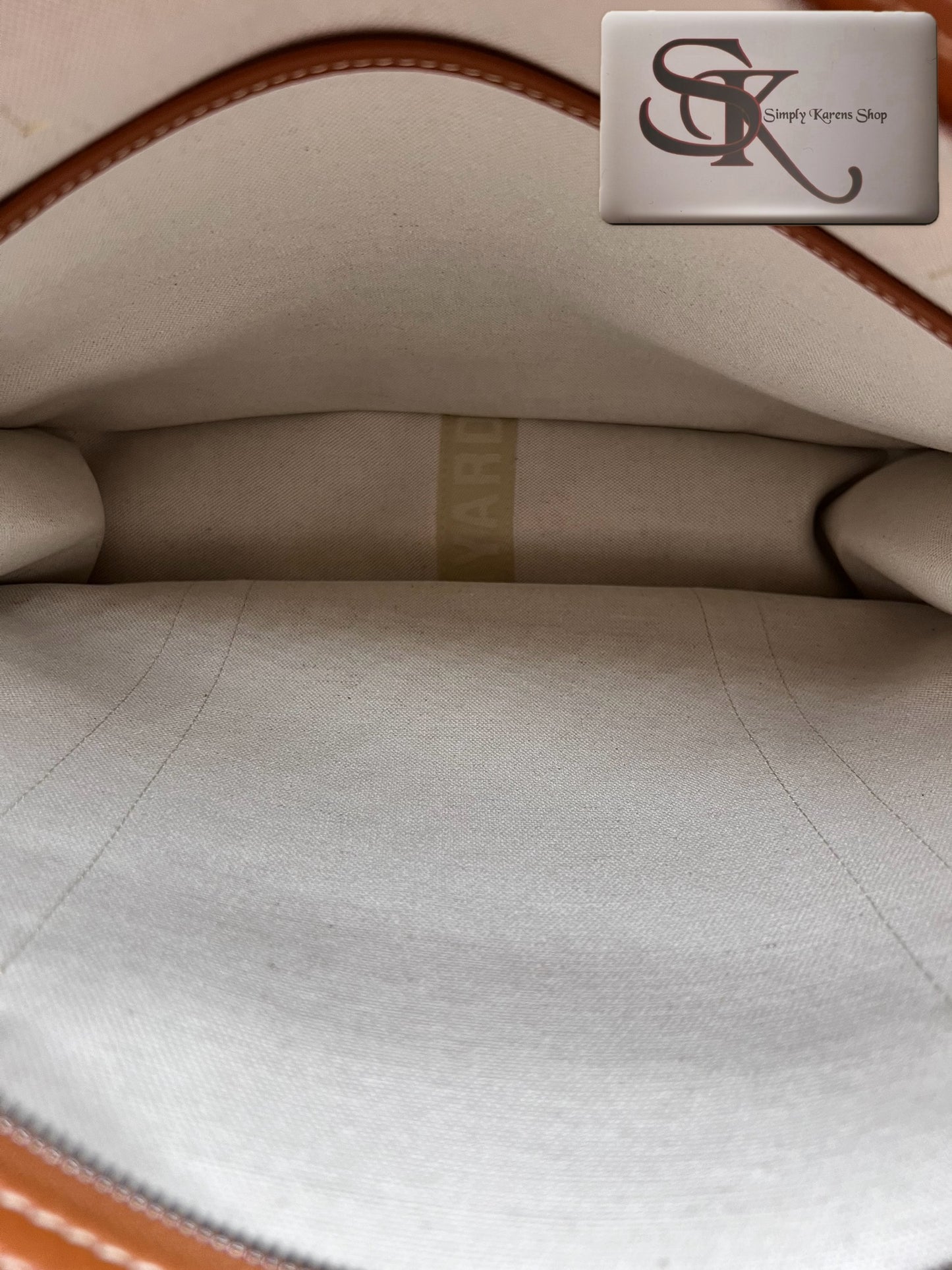 Goyard Bourgogne Tan Vertical Tote (🇵🇭P154,800)
