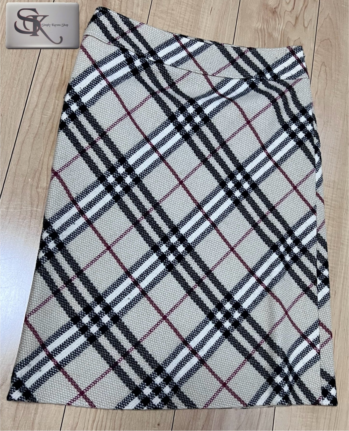 Burberry Skirt Size 38 or 76 cm 🇵🇭P4800🇵🇭