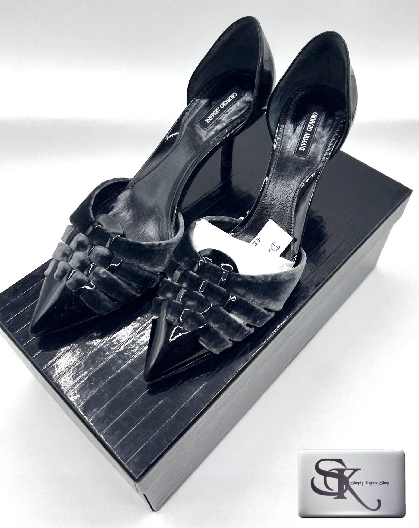 Gorgio Armani Suede/enamel Pumps S38 π΅πP4,800π΅π