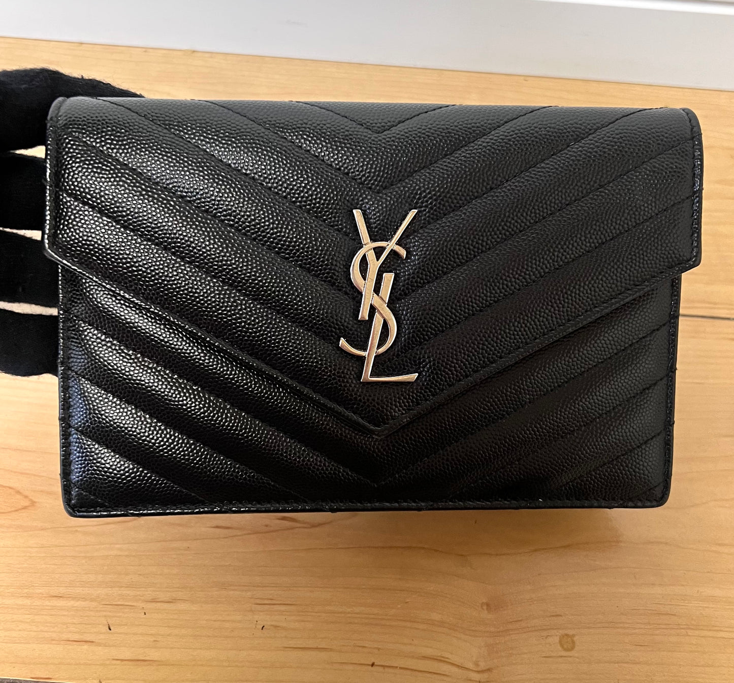 Yves Saint Laurent Cassandre Black Crossbody Bag (🇵🇭P59,340)