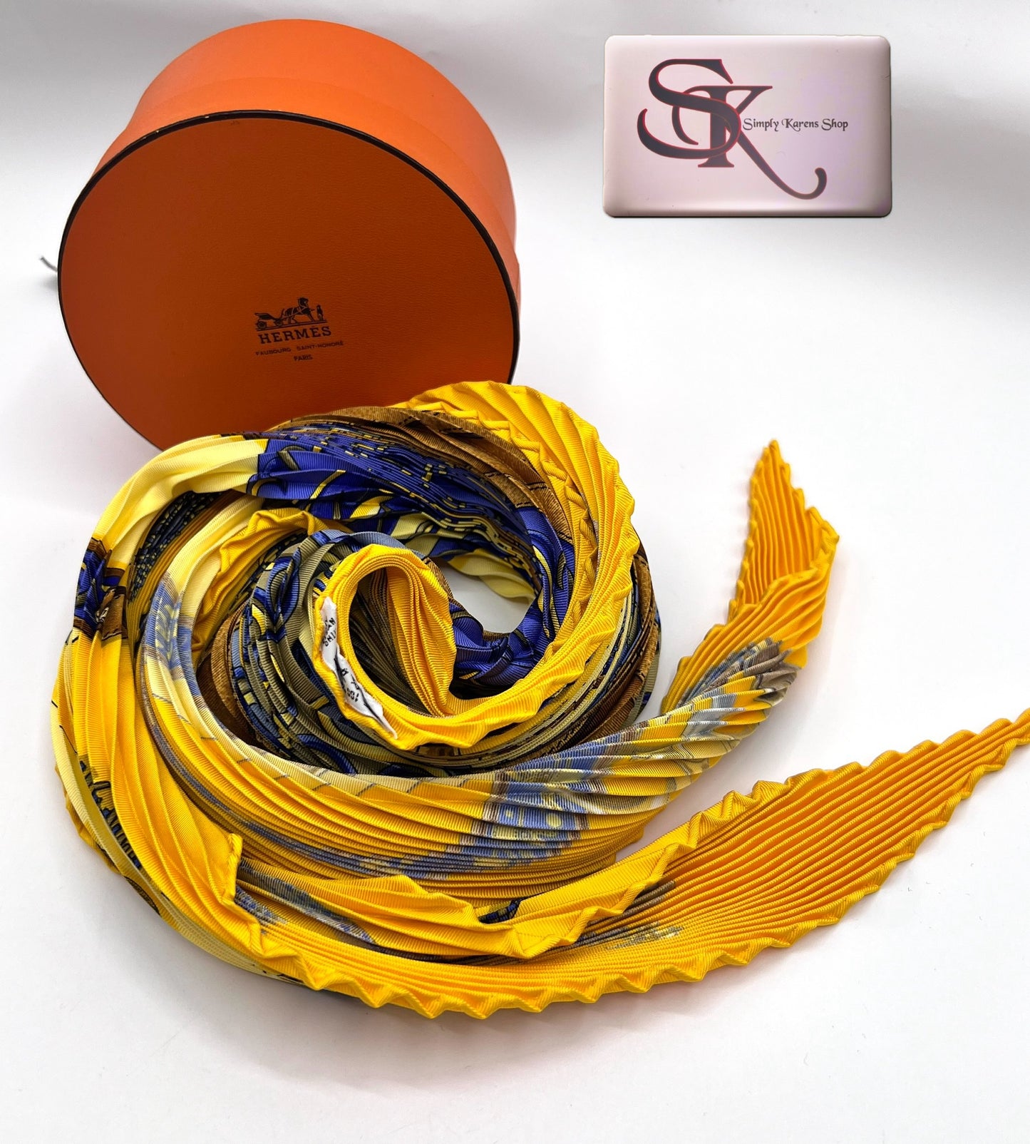 Hermes Pleated Silk Scarf 🇵🇭P9,890🇵🇭