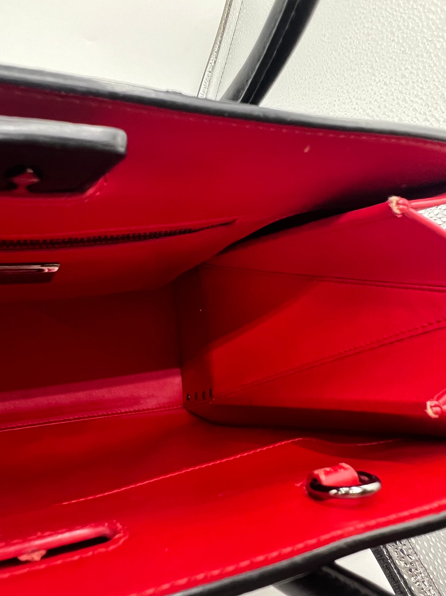 CHRISTIAN LOUBOUTIN PALOMA MM 2 WAY BAG π΅πP40,000π΅π