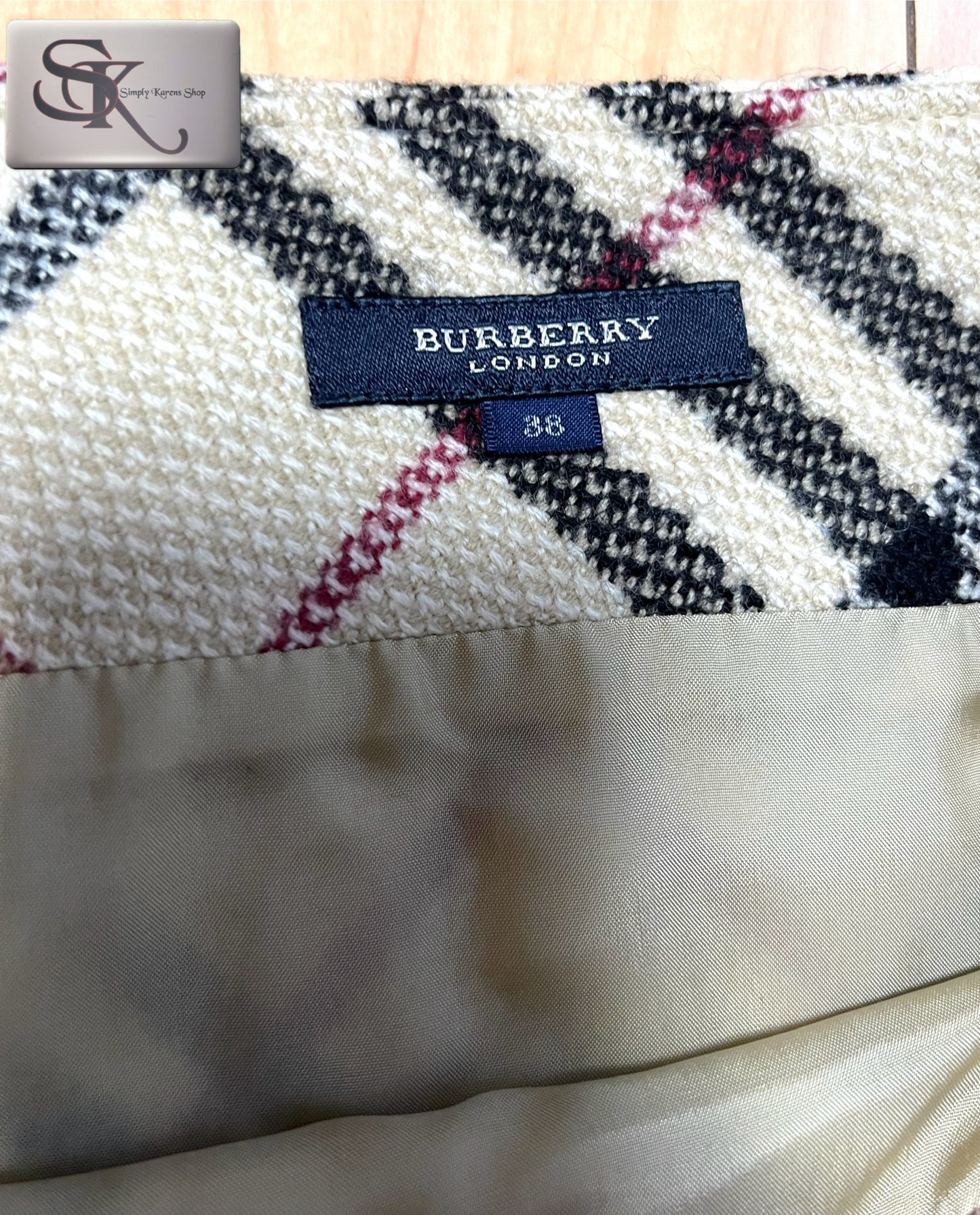 Burberry Skirt Size 38 or 76 cm 🇵🇭P4800🇵🇭