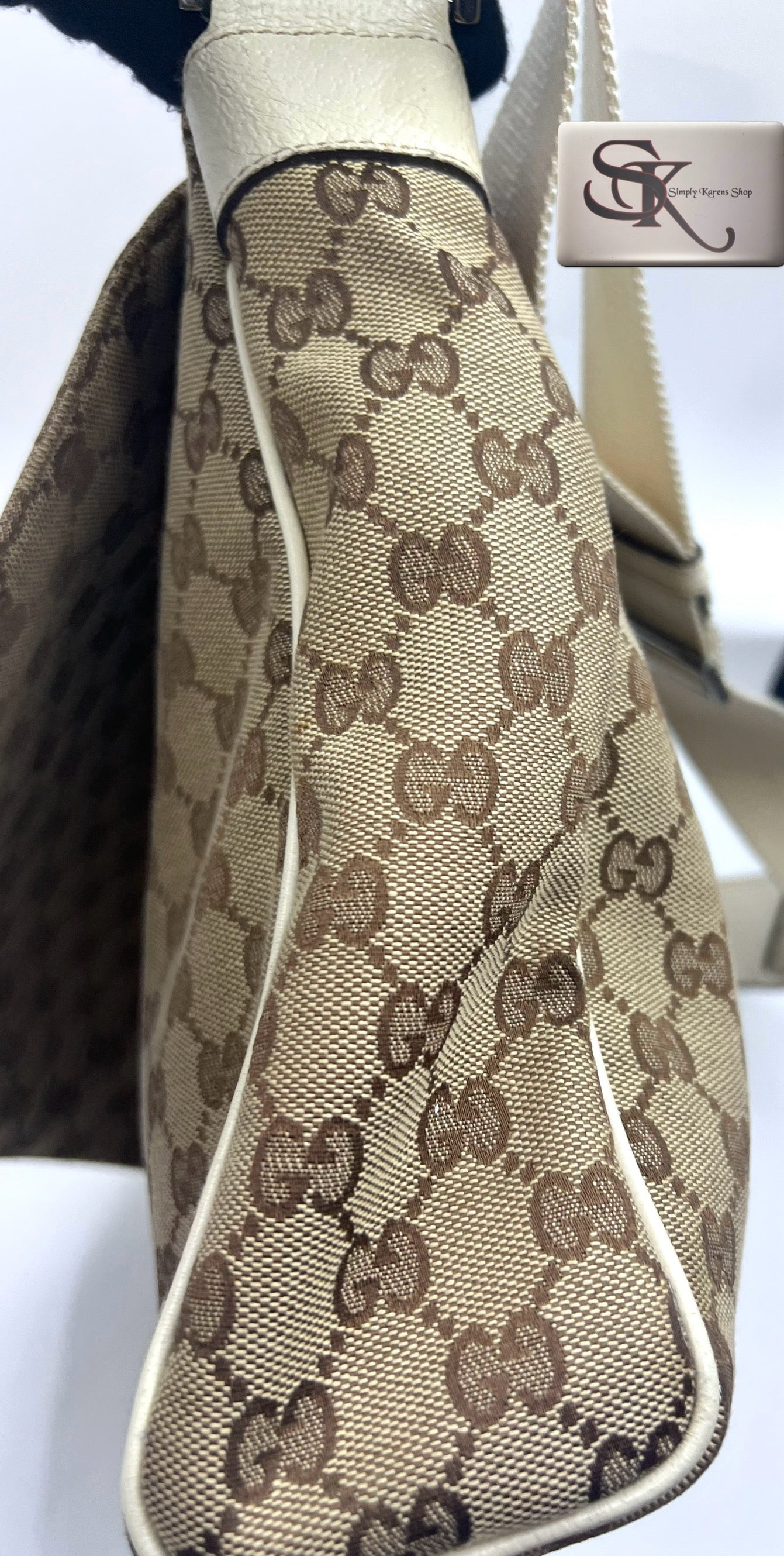 Gucci Canvas Messenger Bag π΅πP18,000π΅π