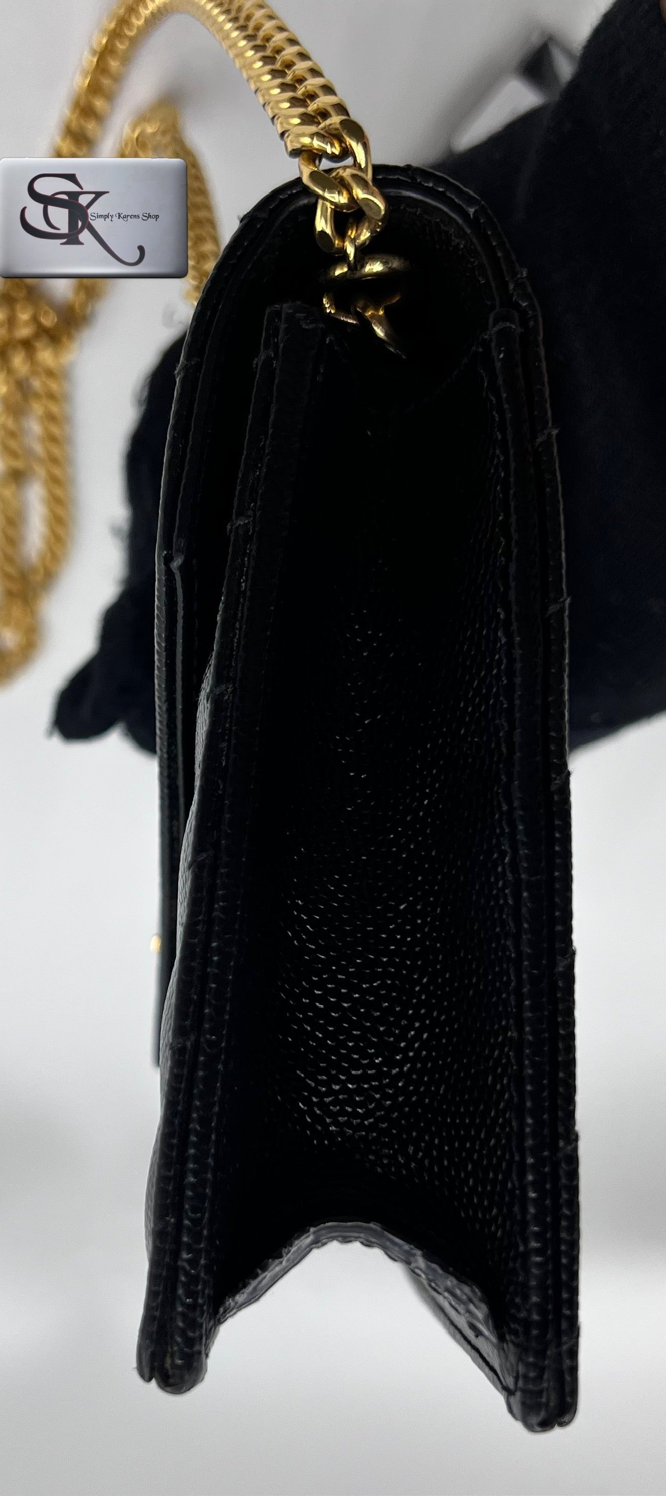 Yves Saint Laurent Cassandre Envelope wallet on chain S19 X13 Cm (🇵🇭P72,240)
