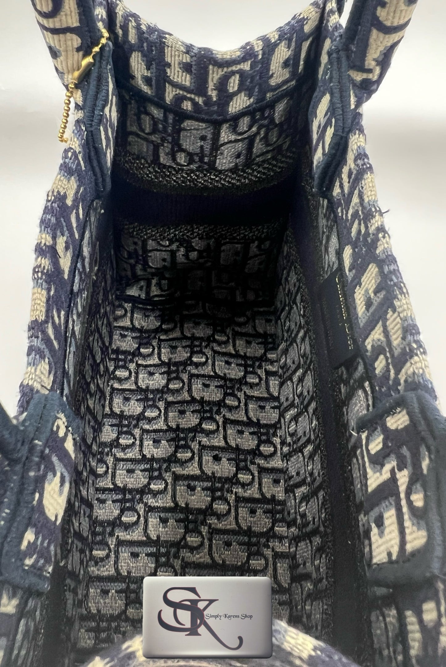 Christian Dior Booktote Pm size π΅πP141,900π΅π