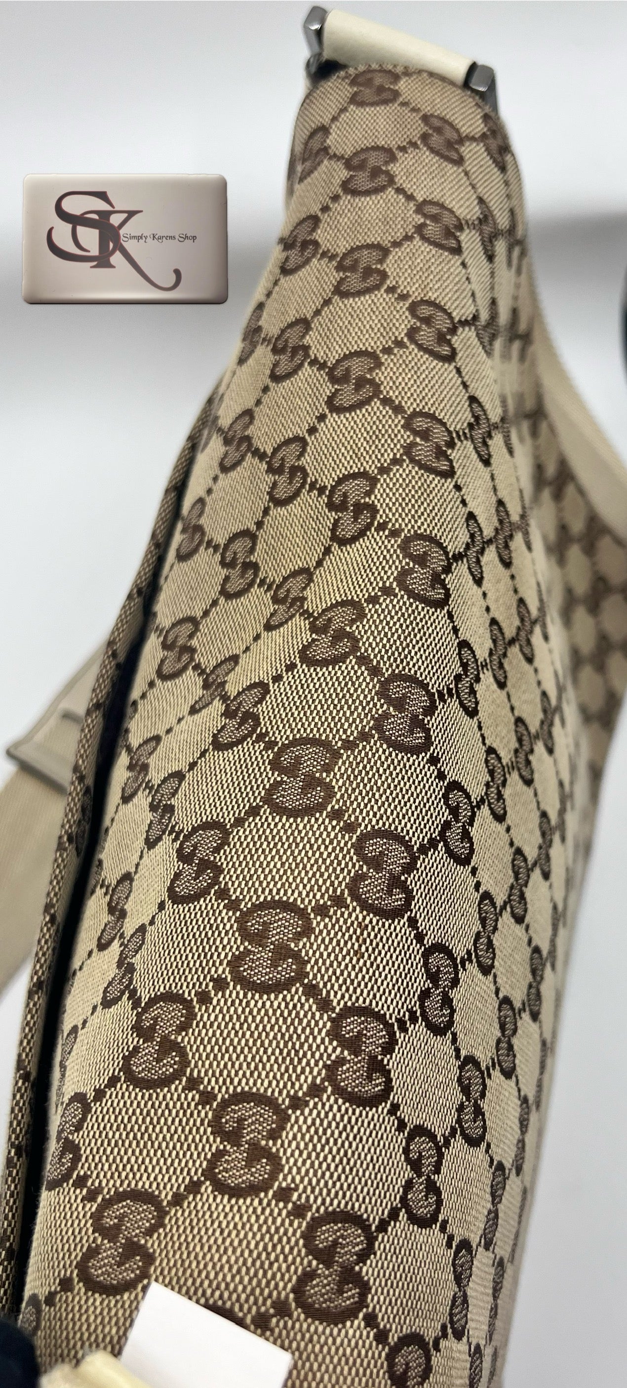 Gucci Canvas Messenger Bag π΅πP18,000π΅π