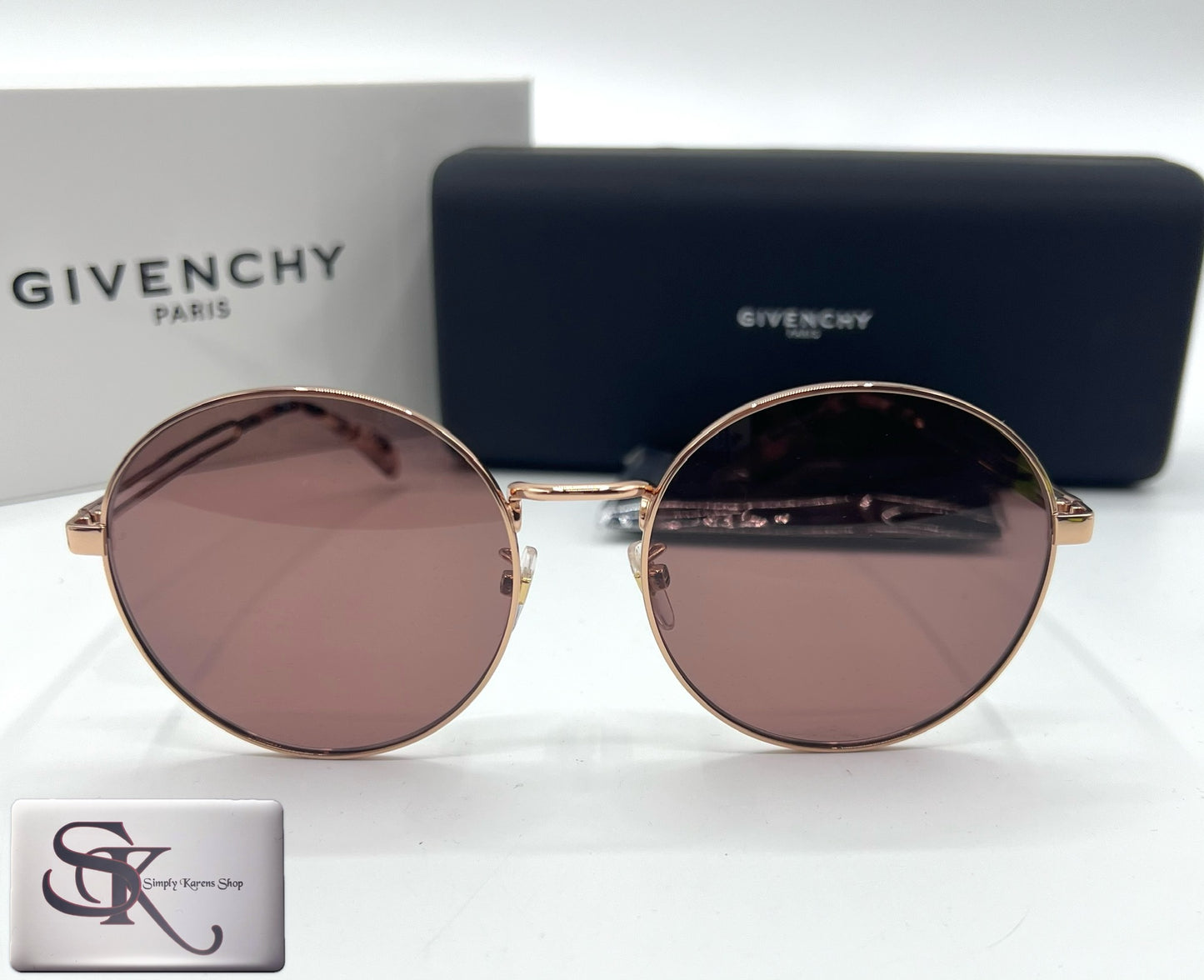 Givenchy Oversize Sunglass π΅πP8,000π΅π