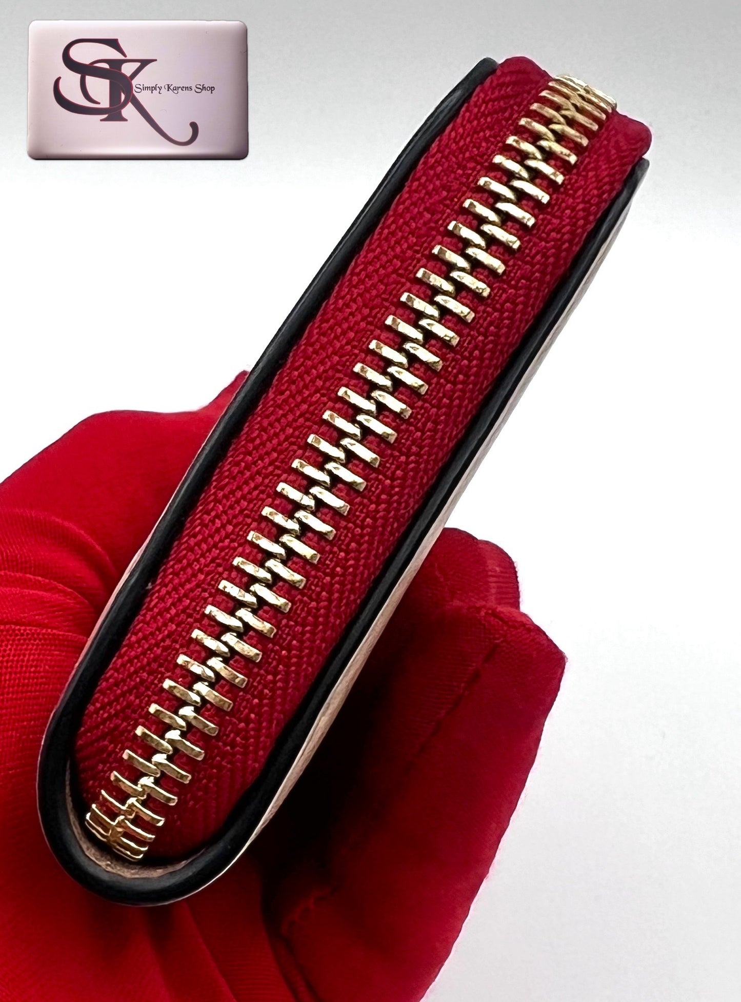Christian louboutin Panettone Beige Leather Card/ Coin Case π΅πP11,200π΅π