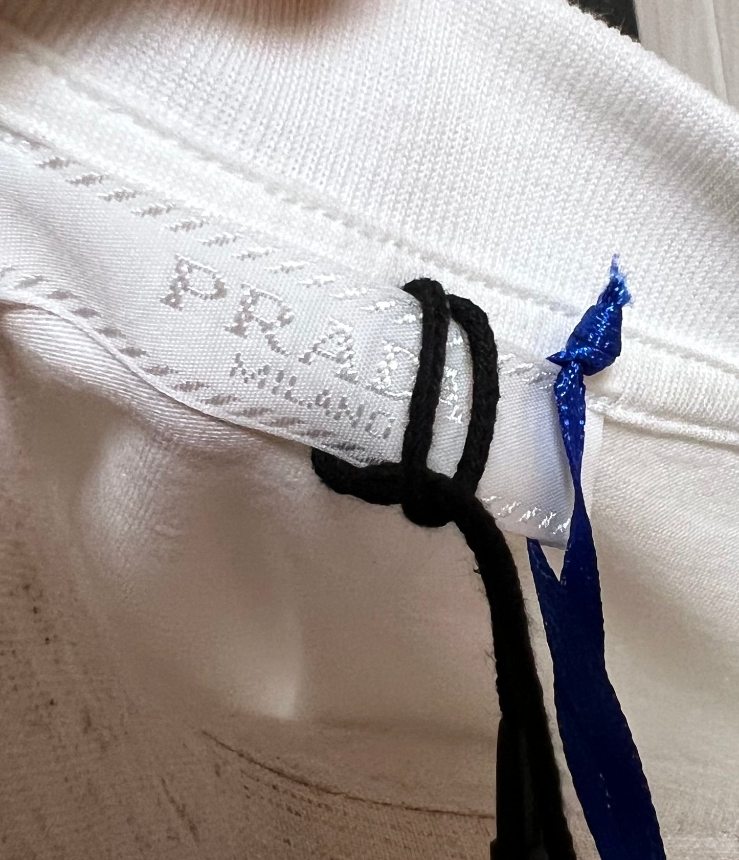 Prada White Tshirt XL Size (🇵🇭P10,320)