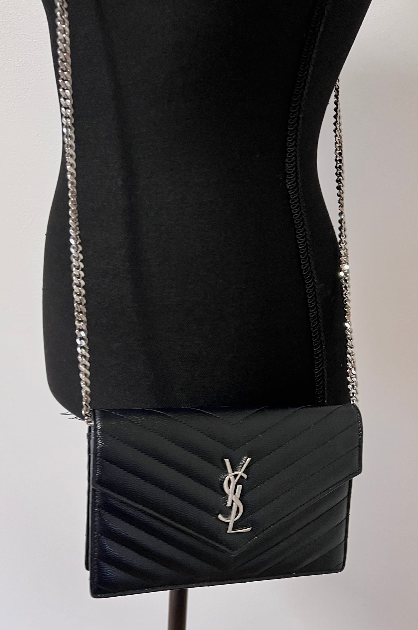 Yves Saint Laurent Cassandre Black Crossbody Bag (🇵🇭P59,340)