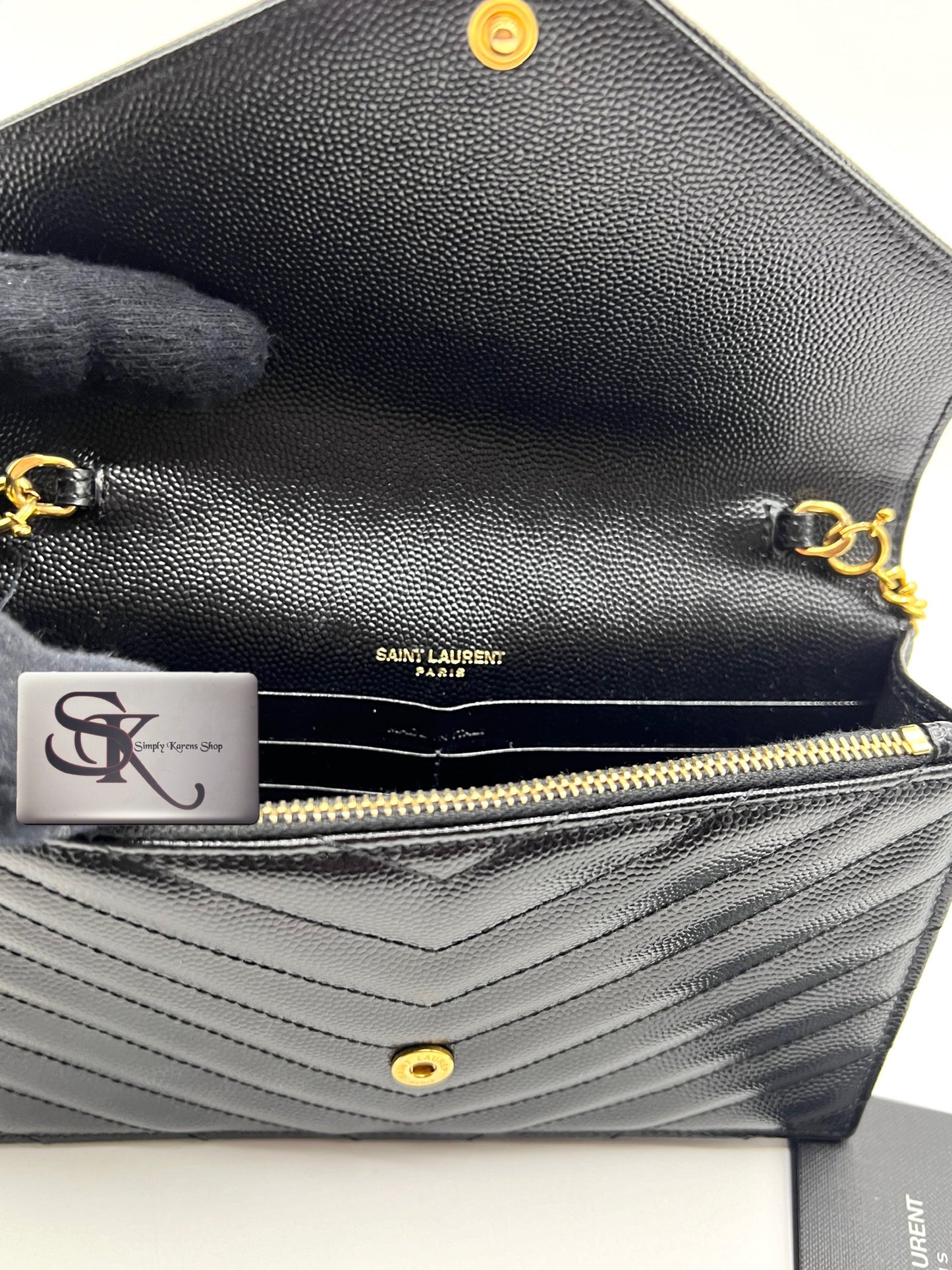 Yves Saint Laurent Cassandre Envelope wallet on chain S19 X13 Cm (🇵🇭P72,240)