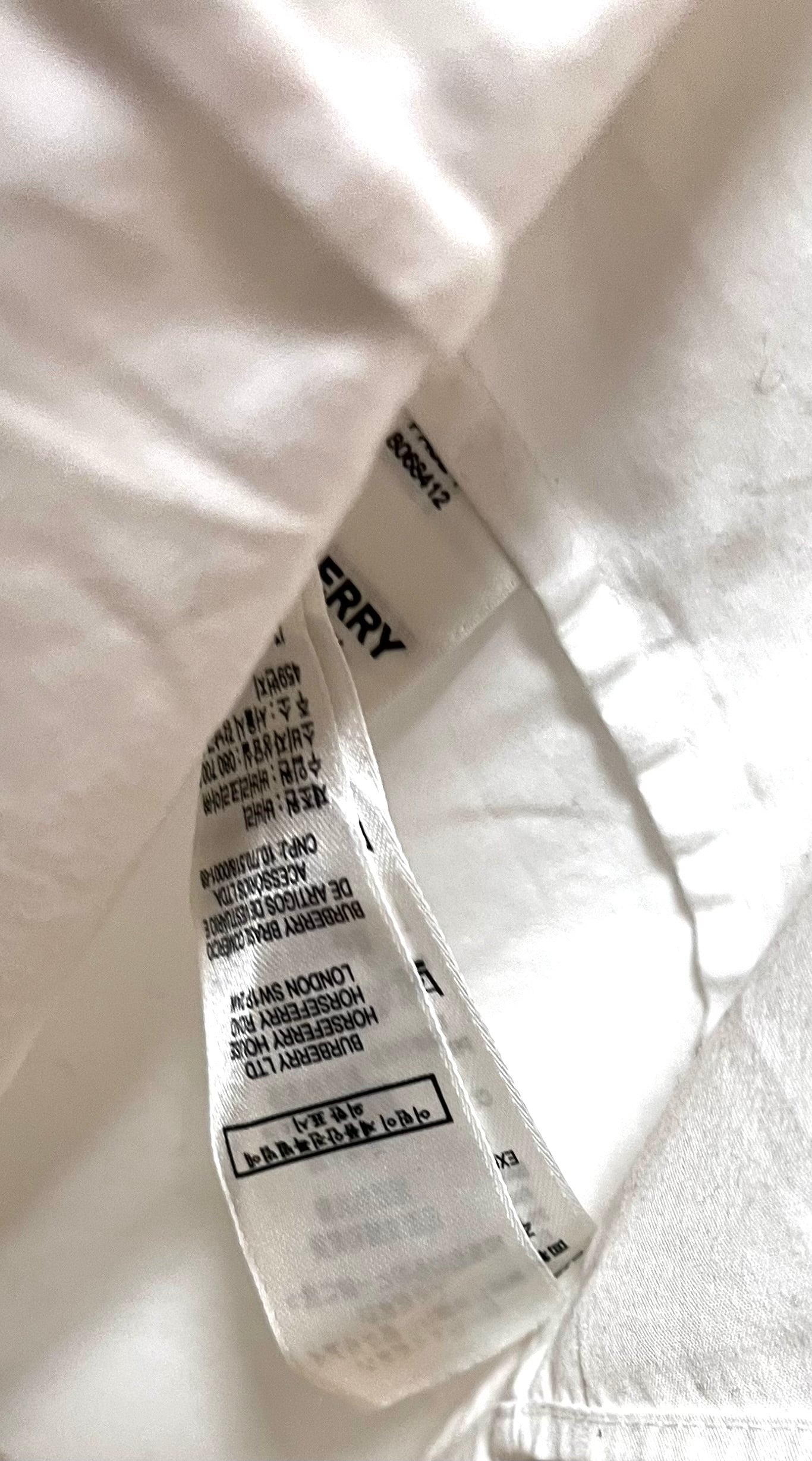 Burberry London White Button Down Polo Fof Kids Size 140cm (🇵🇭P3,440)