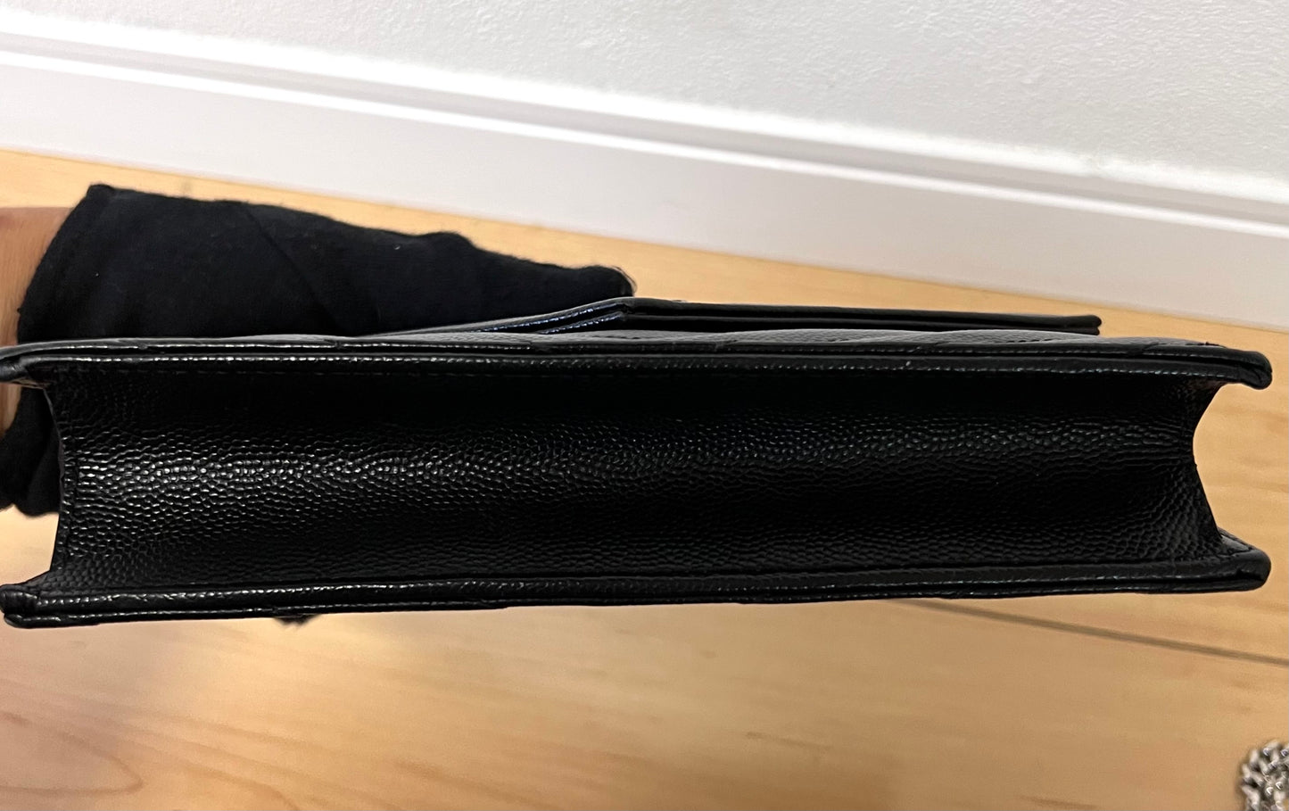 Yves Saint Laurent Cassandre Black Crossbody Bag (🇵🇭P59,340)